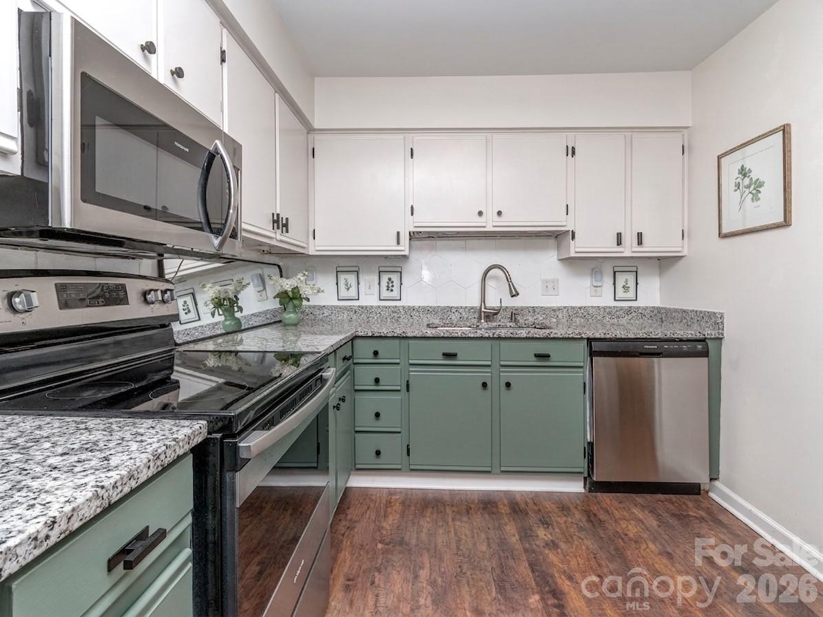 1052 Churchill Downs Court — Charlotte