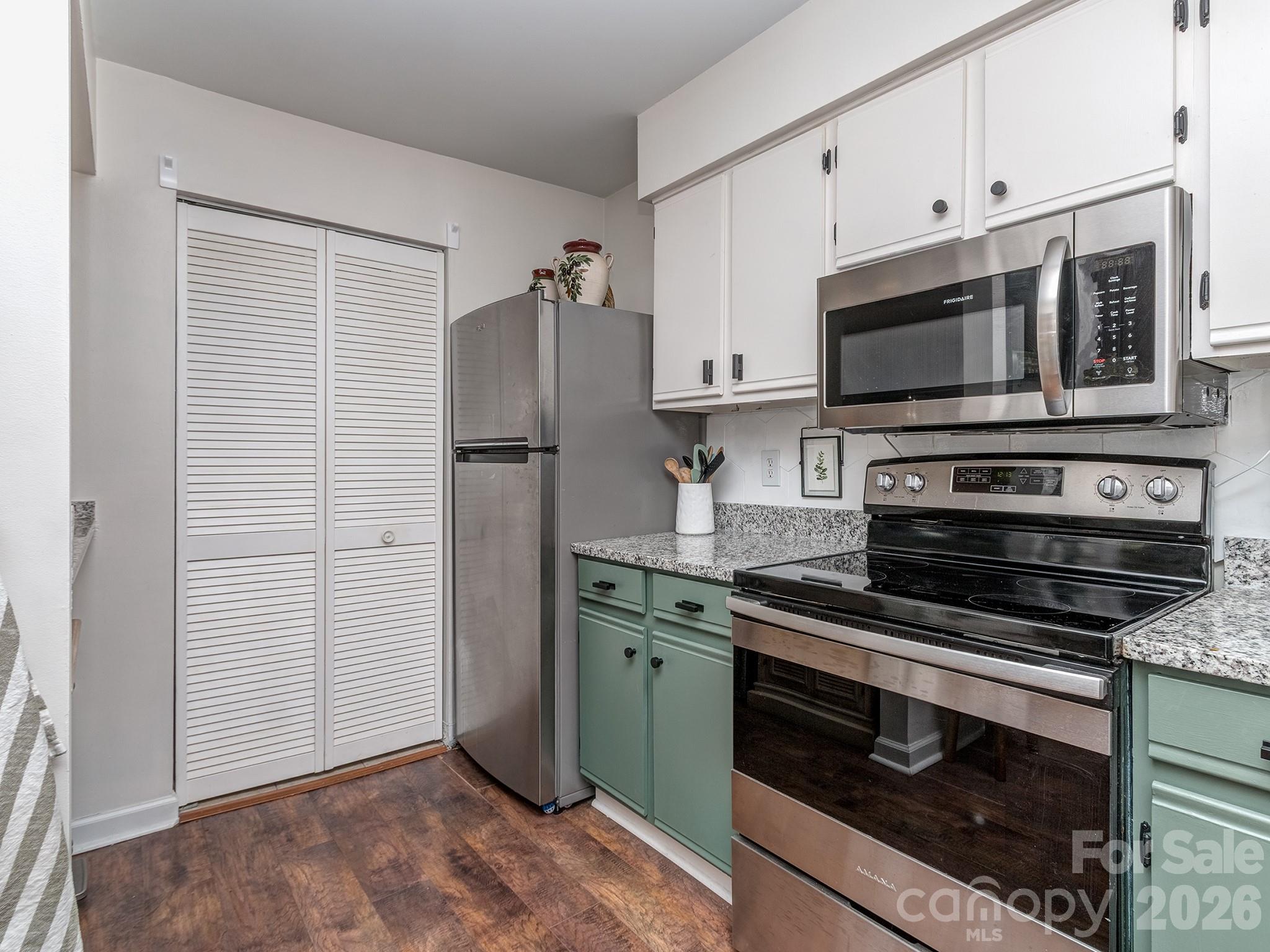 1052 Churchill Downs Court — Charlotte