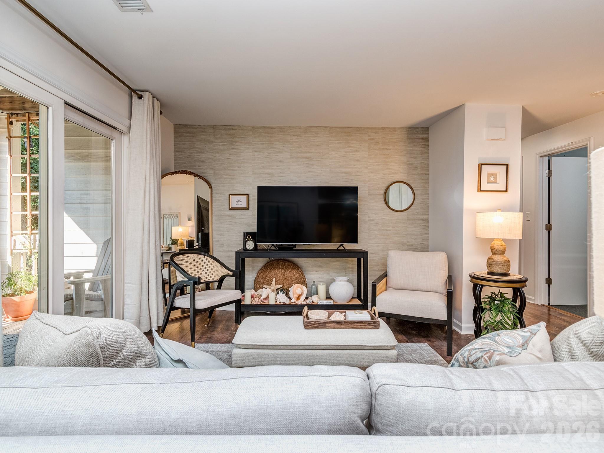 1052 Churchill Downs Court — Charlotte