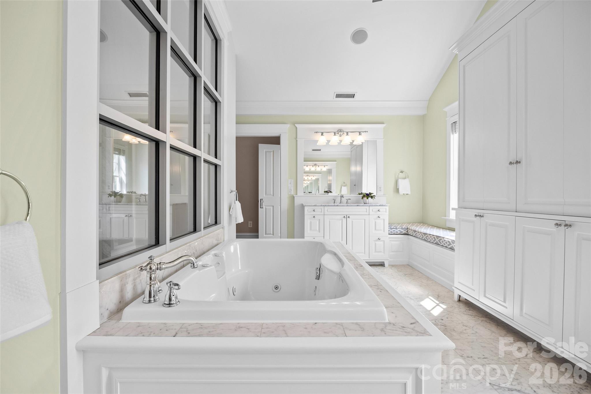 1620 Biltmore Drive — Charlotte