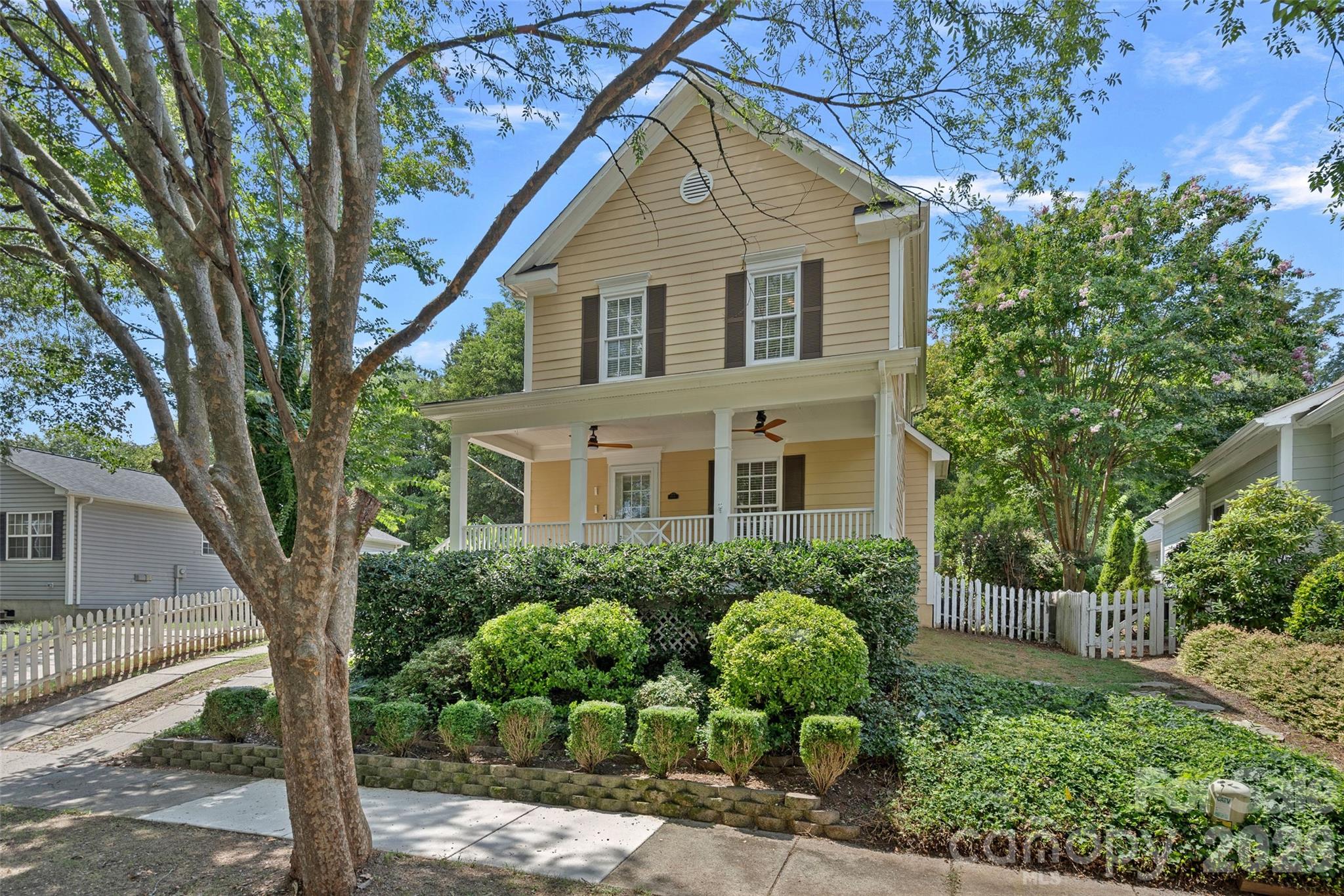 14015 Garden District Row — Huntersville