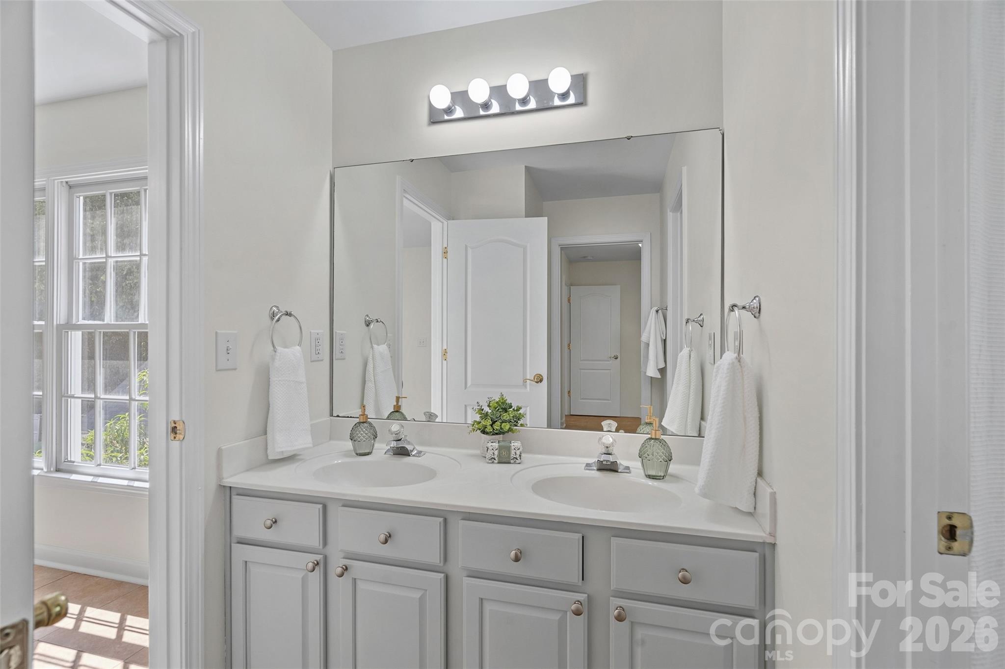 14015 Garden District Row — Huntersville