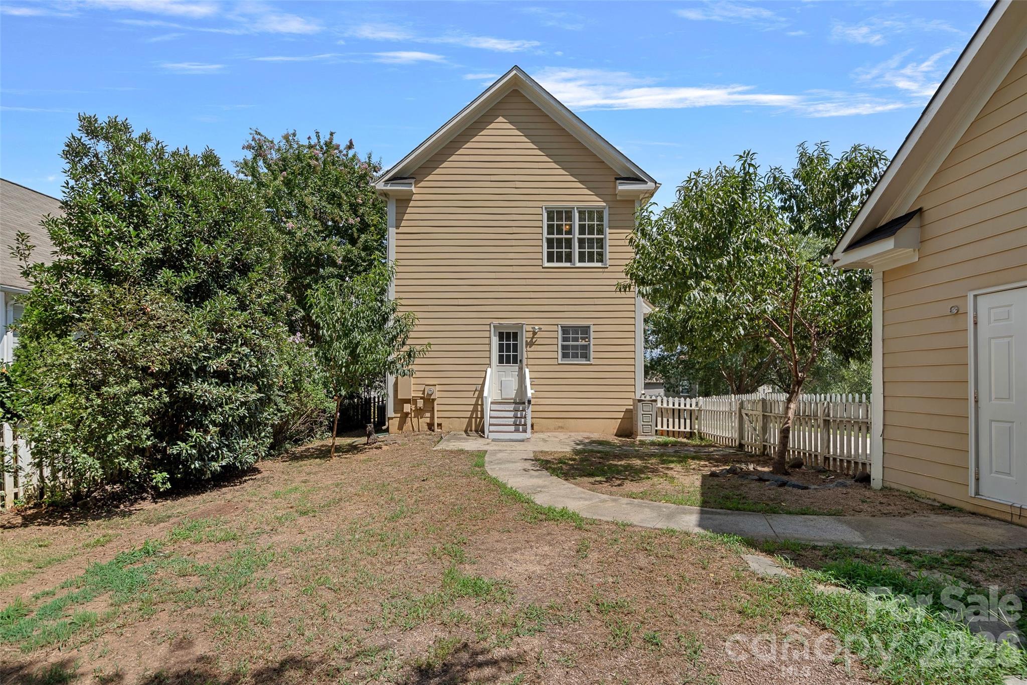 14015 Garden District Row — Huntersville