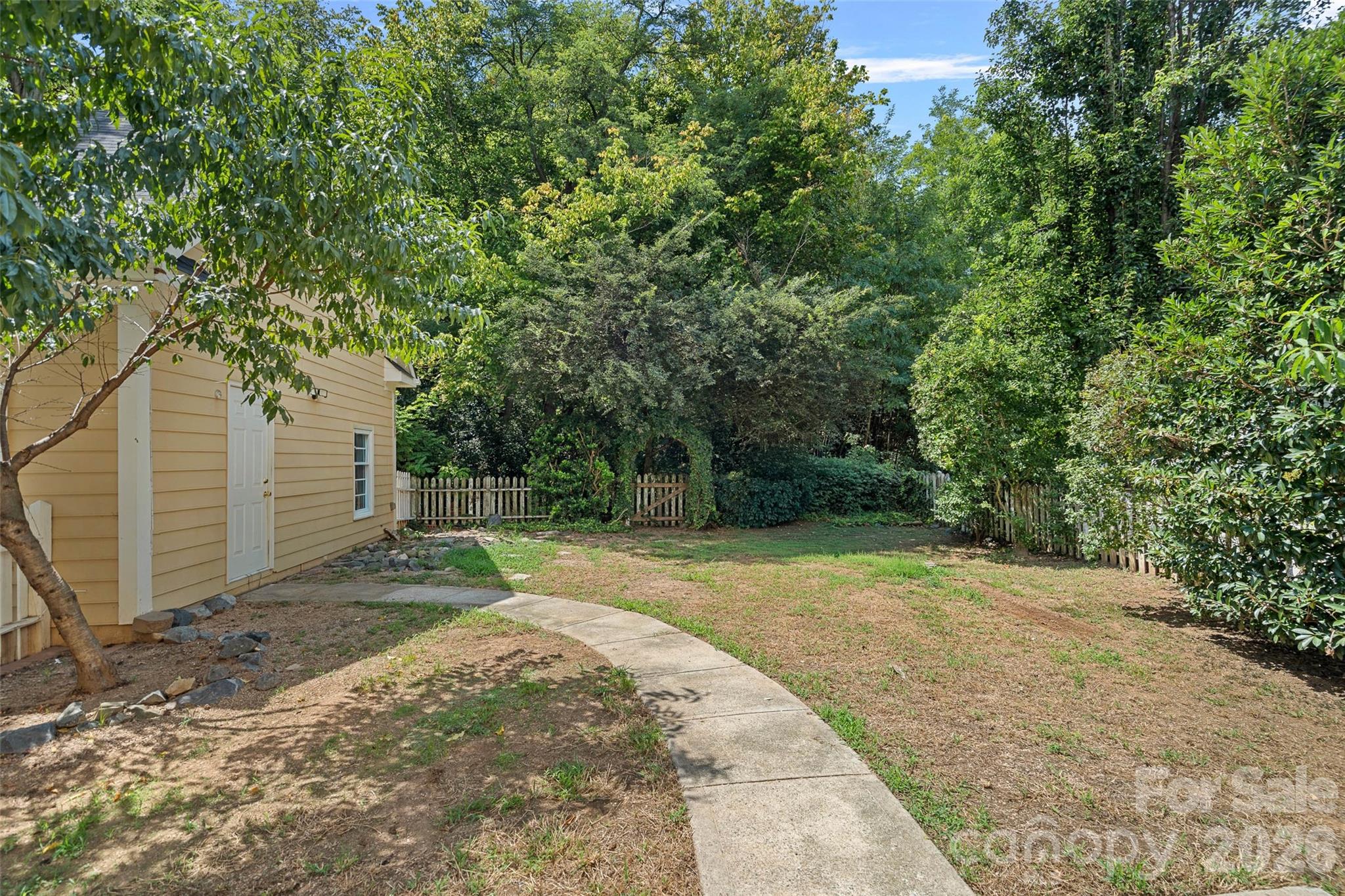 14015 Garden District Row — Huntersville