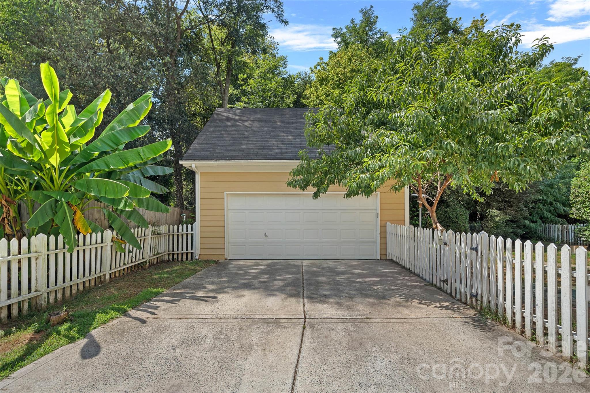 14015 Garden District Row — Huntersville