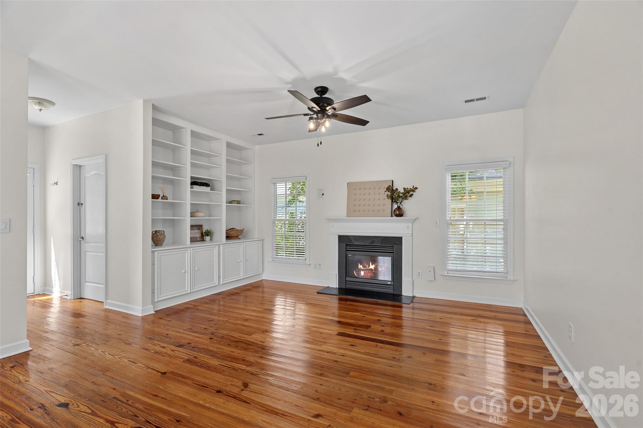 14015 Garden District Row — Huntersville