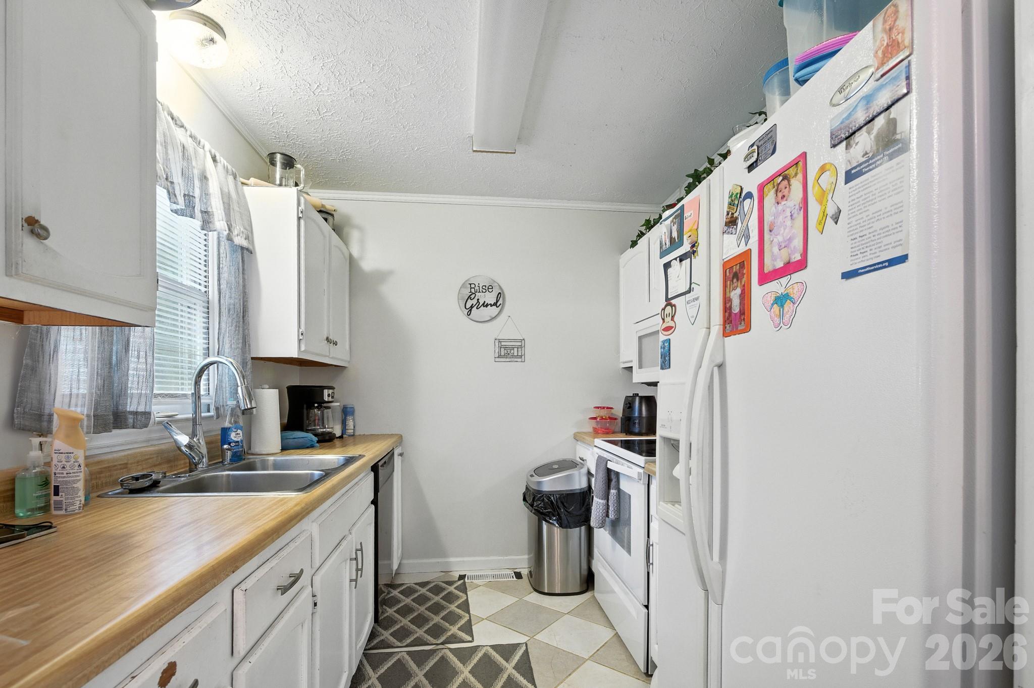 409 Cottrell Hill Road — Lenoir
