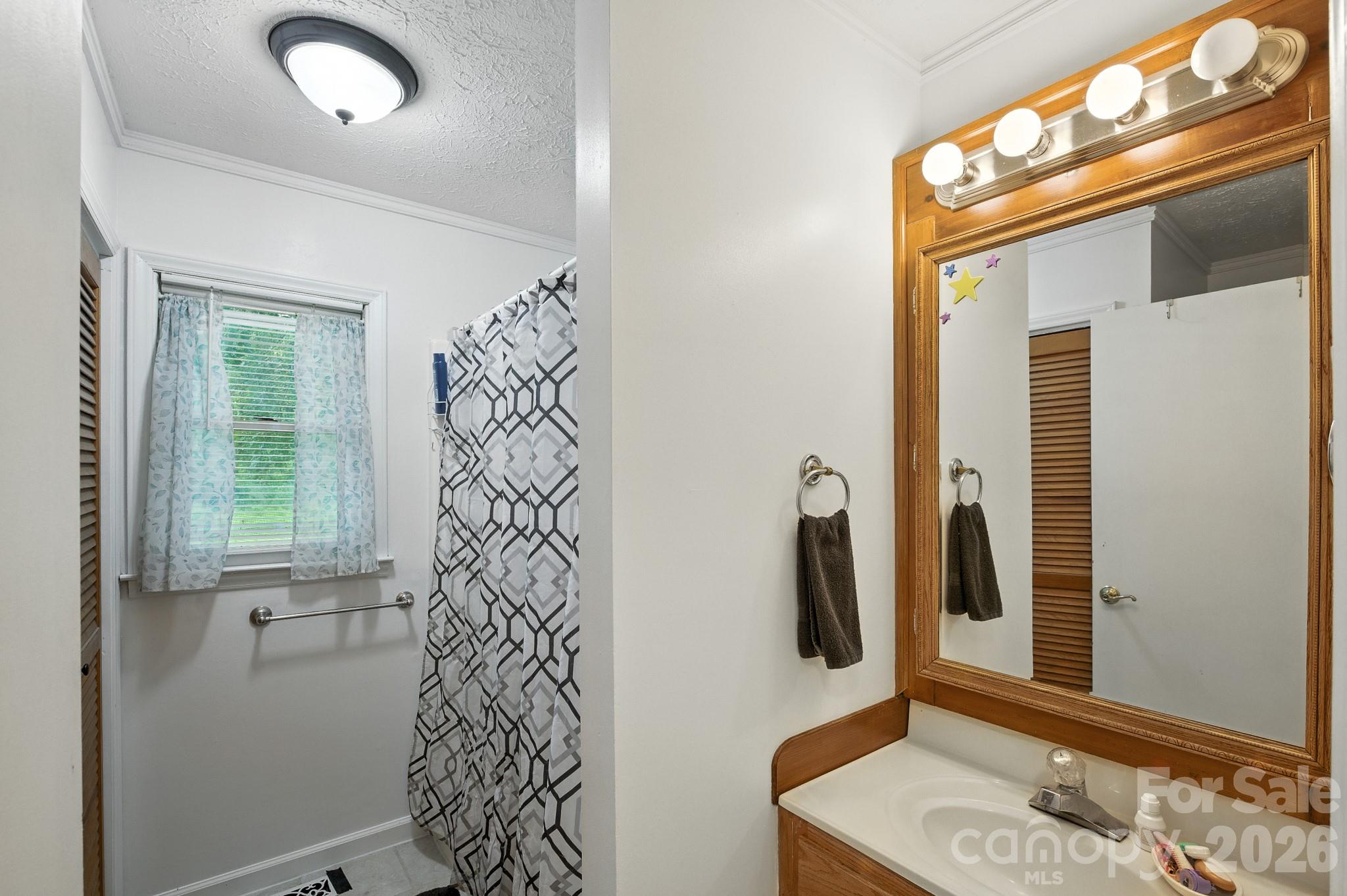 409 Cottrell Hill Road — Lenoir