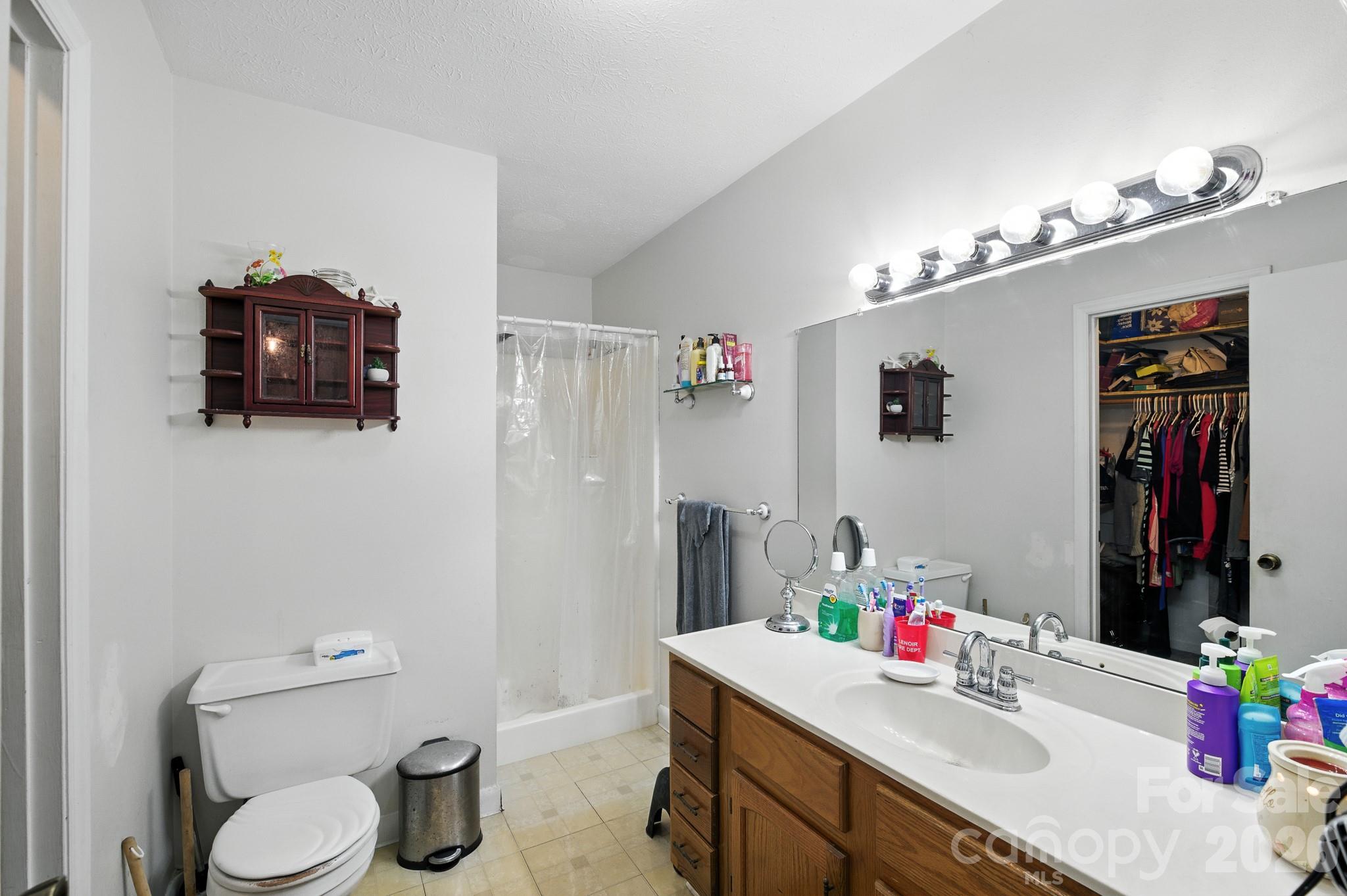 409 Cottrell Hill Road — Lenoir