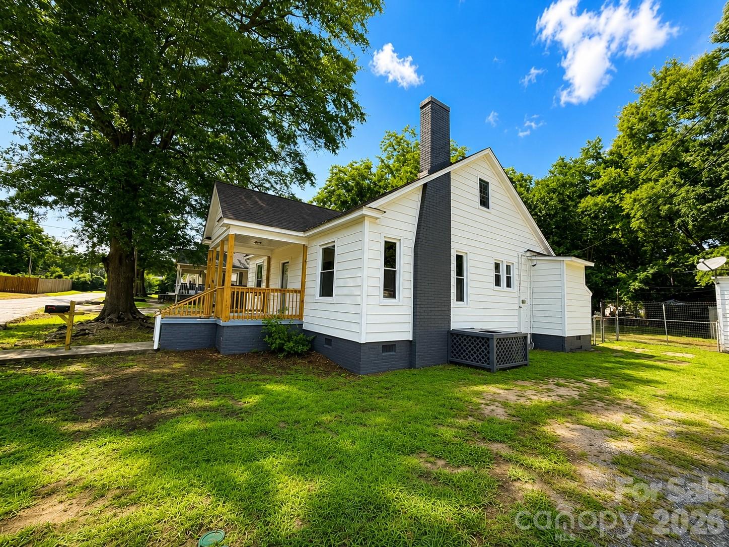 609 Dallas Street — Chester