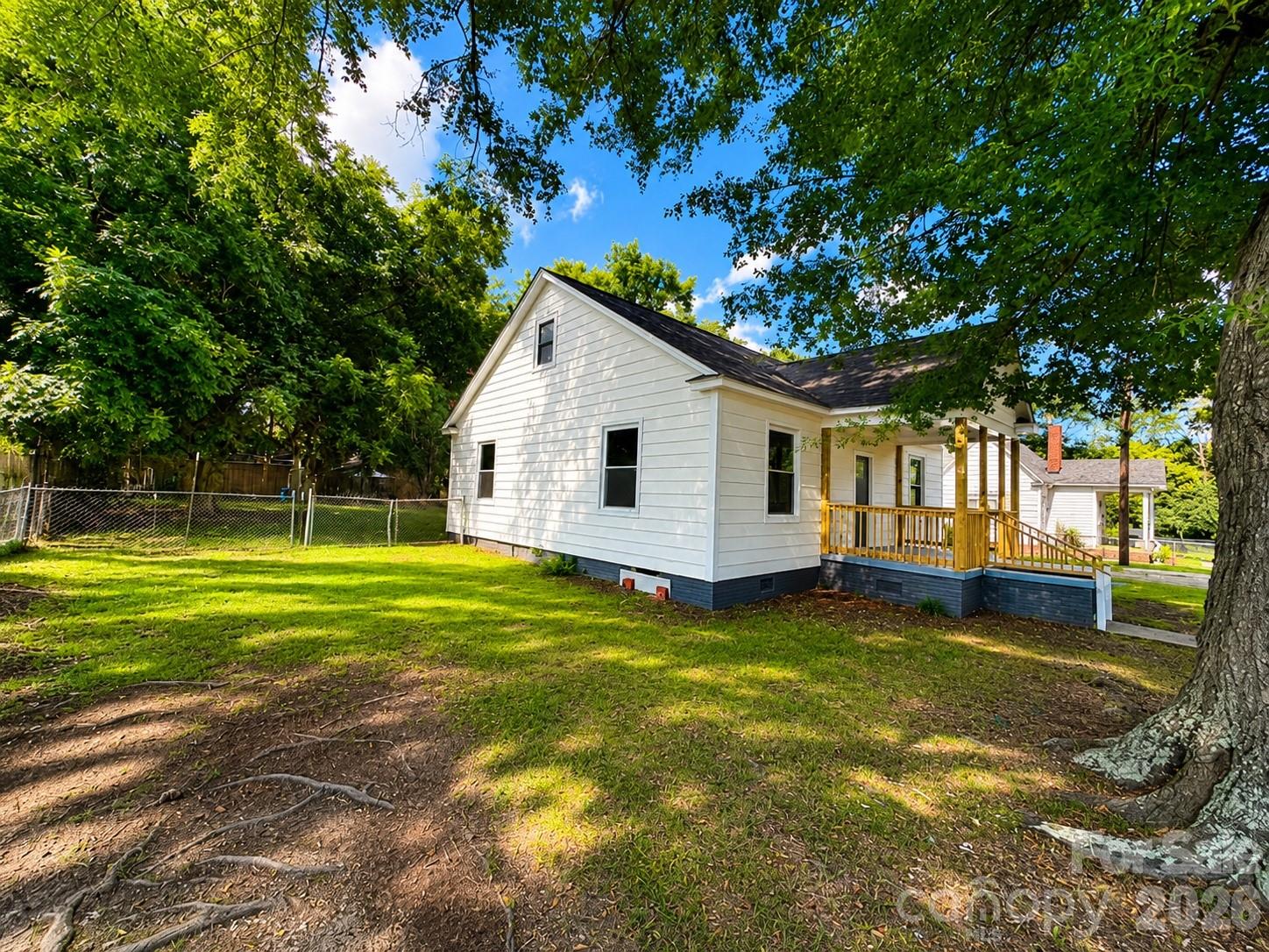 609 Dallas Street — Chester