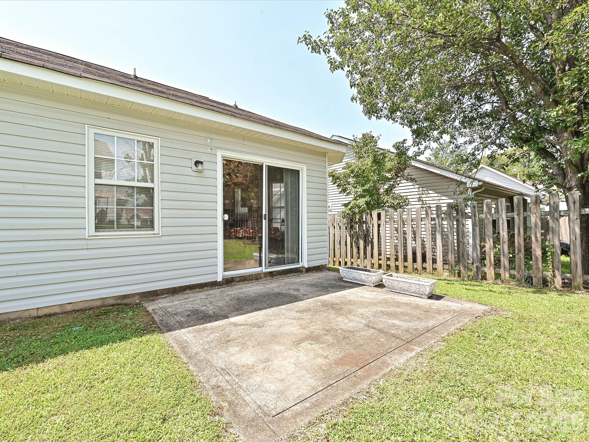 13939 Dingess Road — Charlotte
