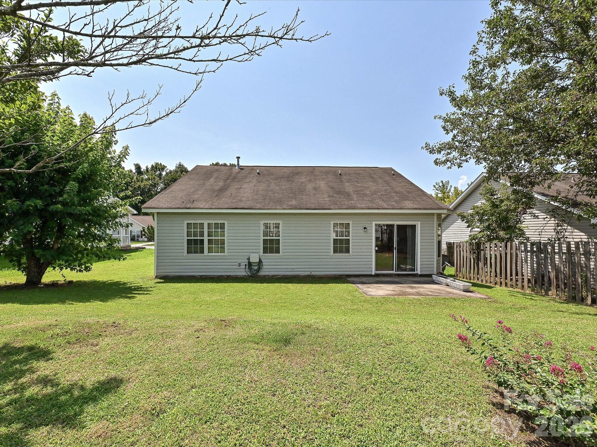 13939 Dingess Road — Charlotte