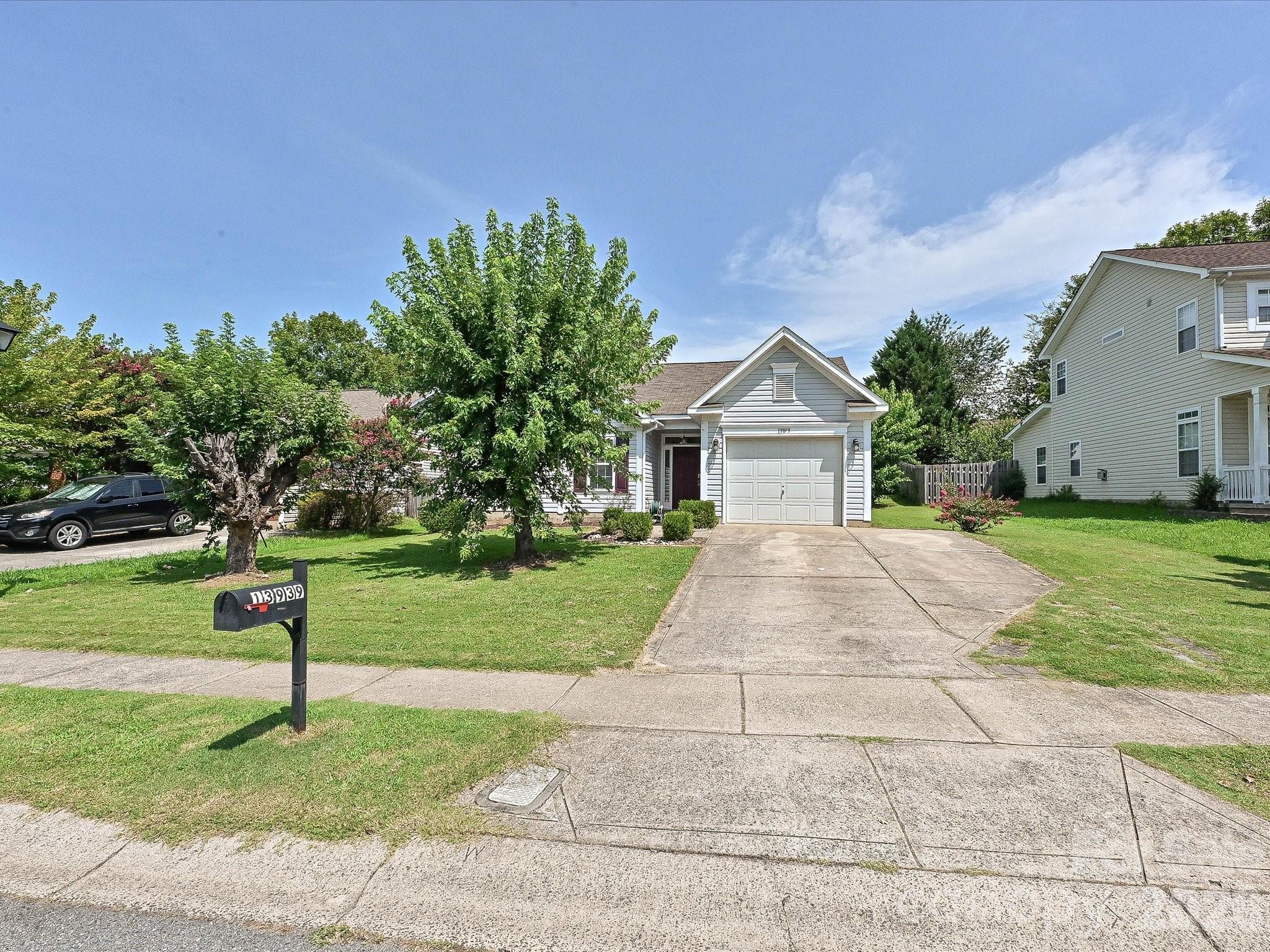 13939 Dingess Road — Charlotte