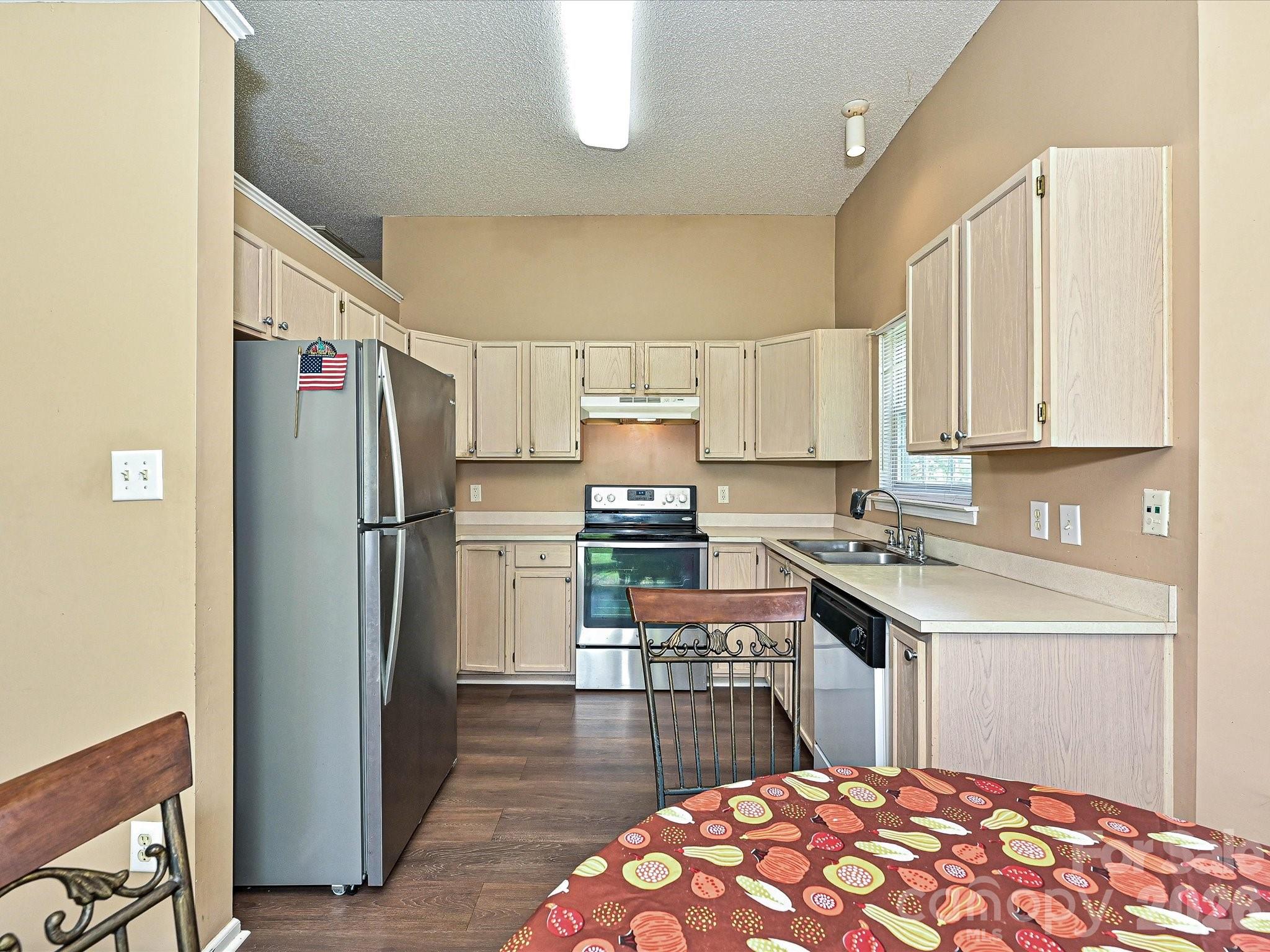 13939 Dingess Road — Charlotte