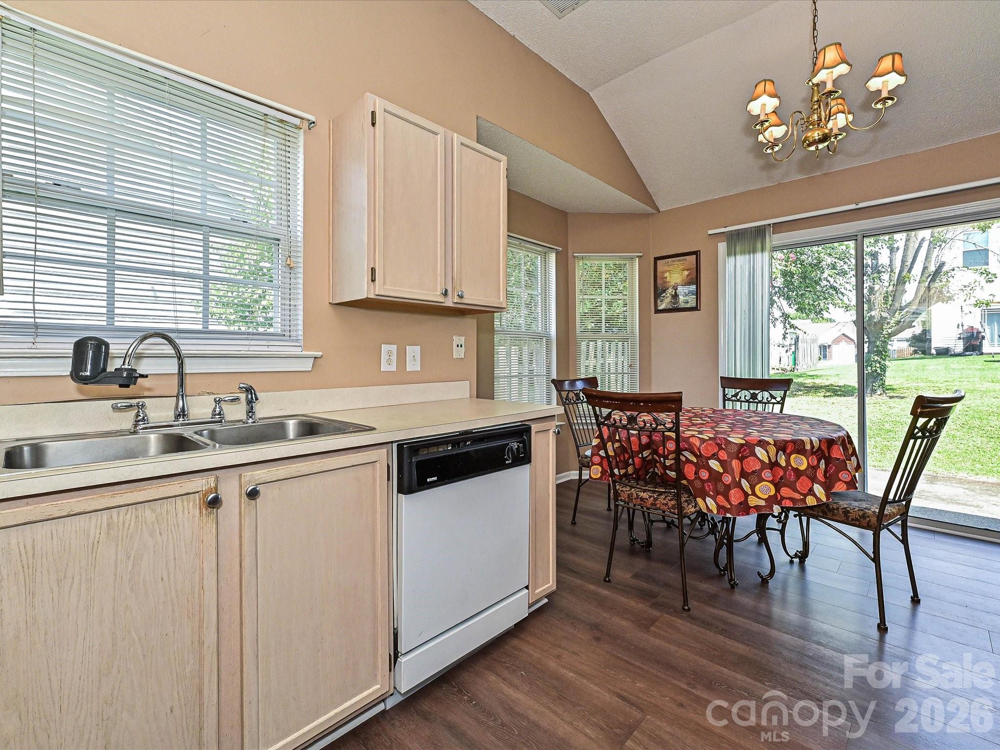 13939 Dingess Road — Charlotte