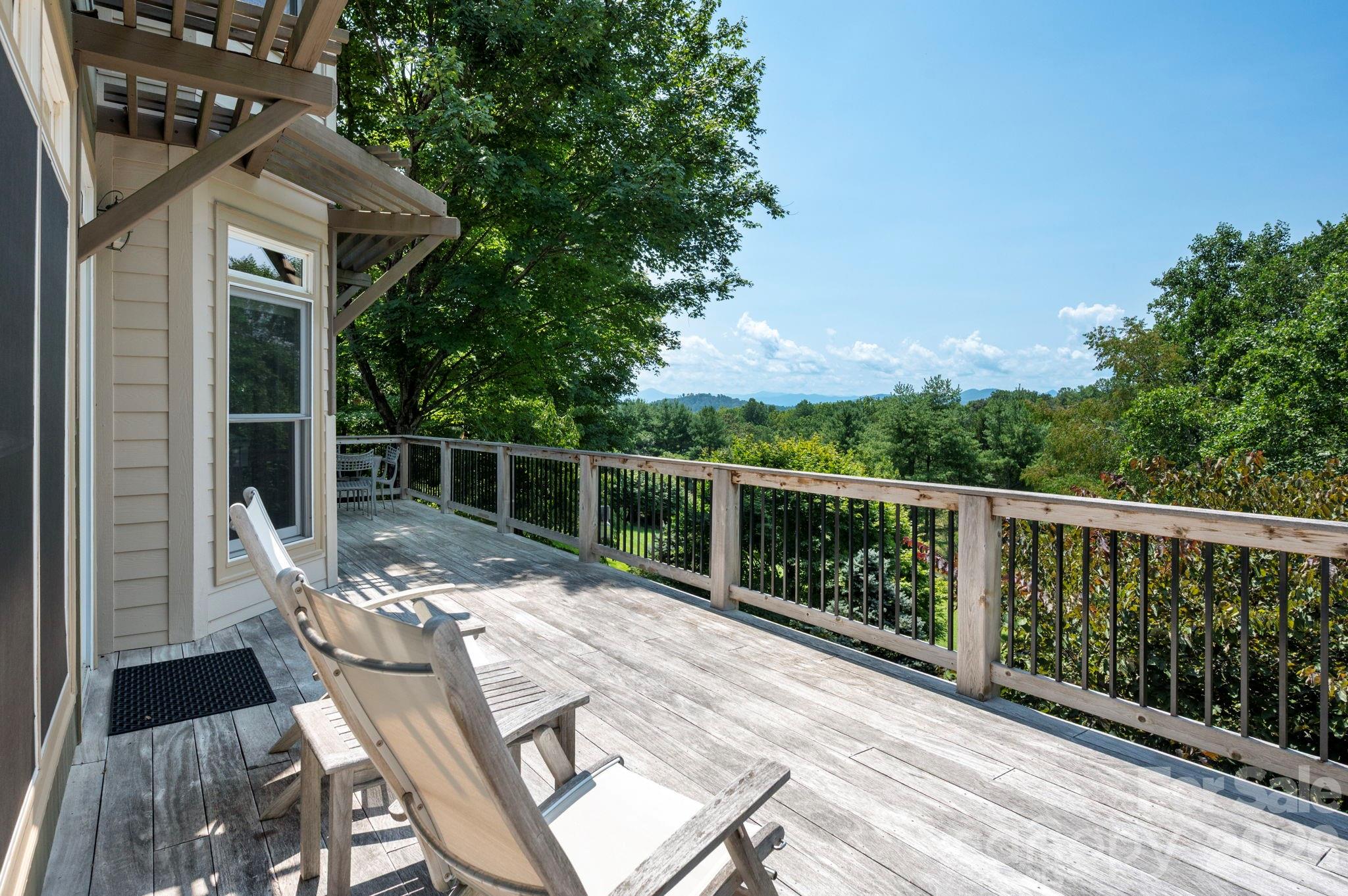 10 Blackberry Lane — Asheville
