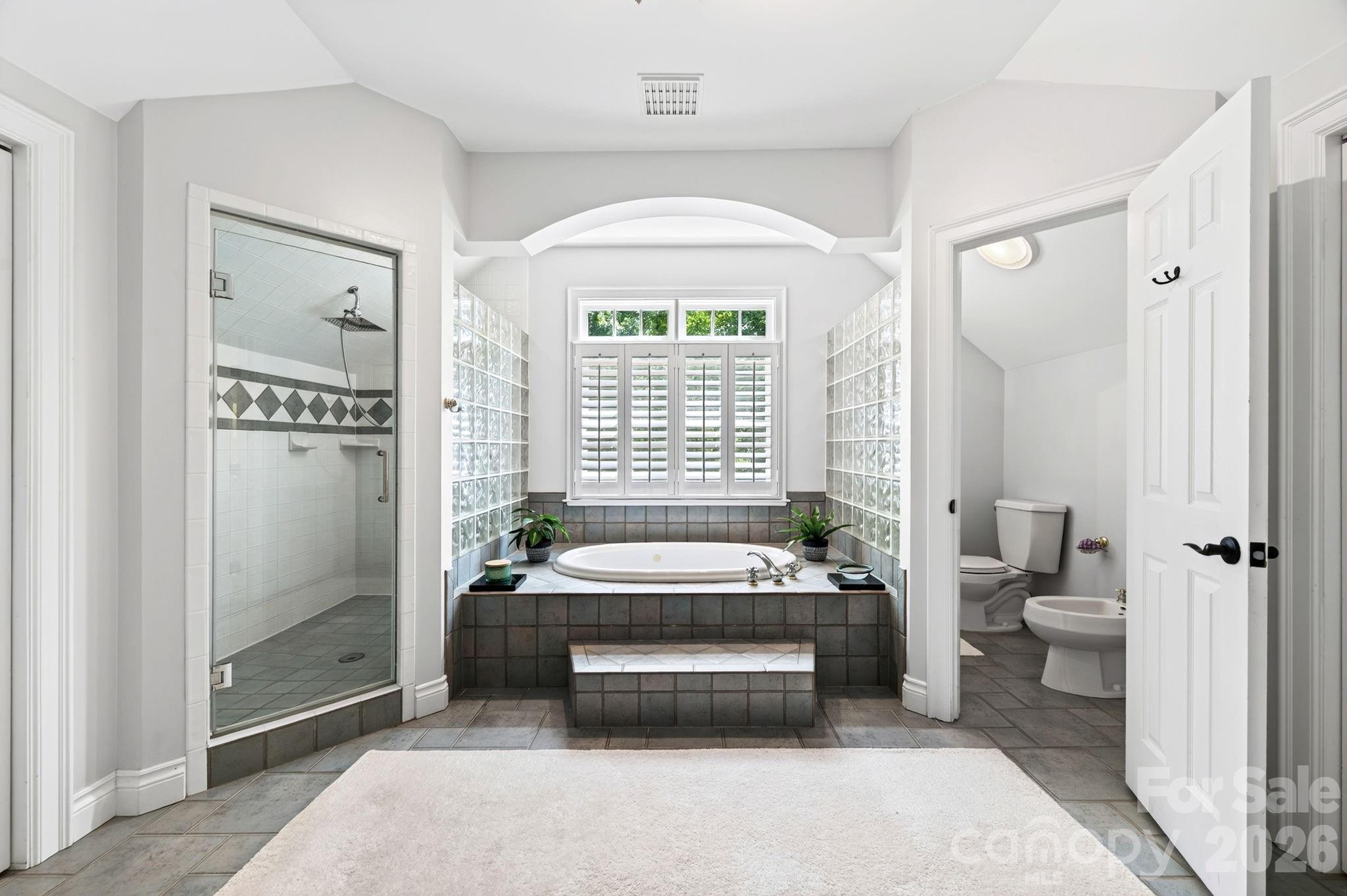10 Blackberry Lane — Asheville