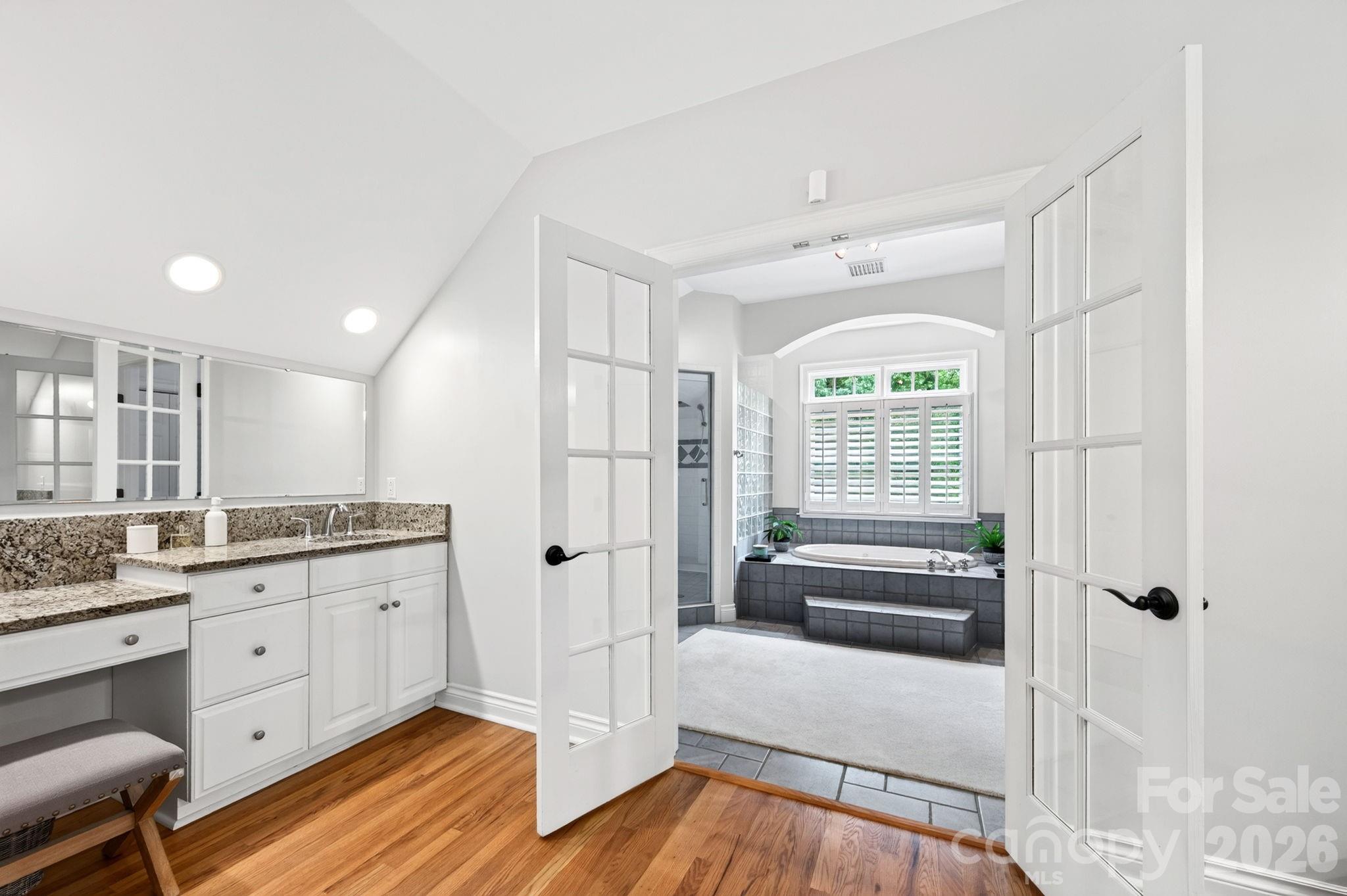 10 Blackberry Lane — Asheville