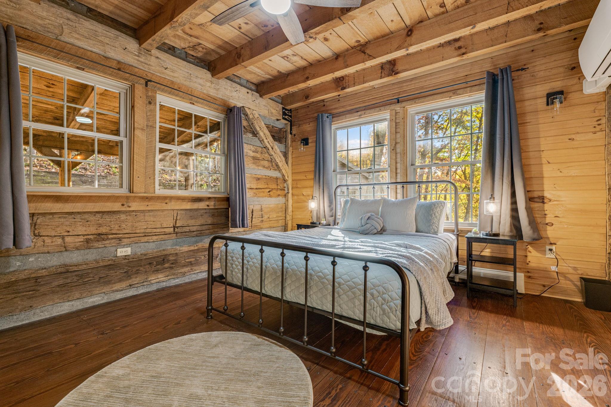 185 Blossom Ridge — Leicester