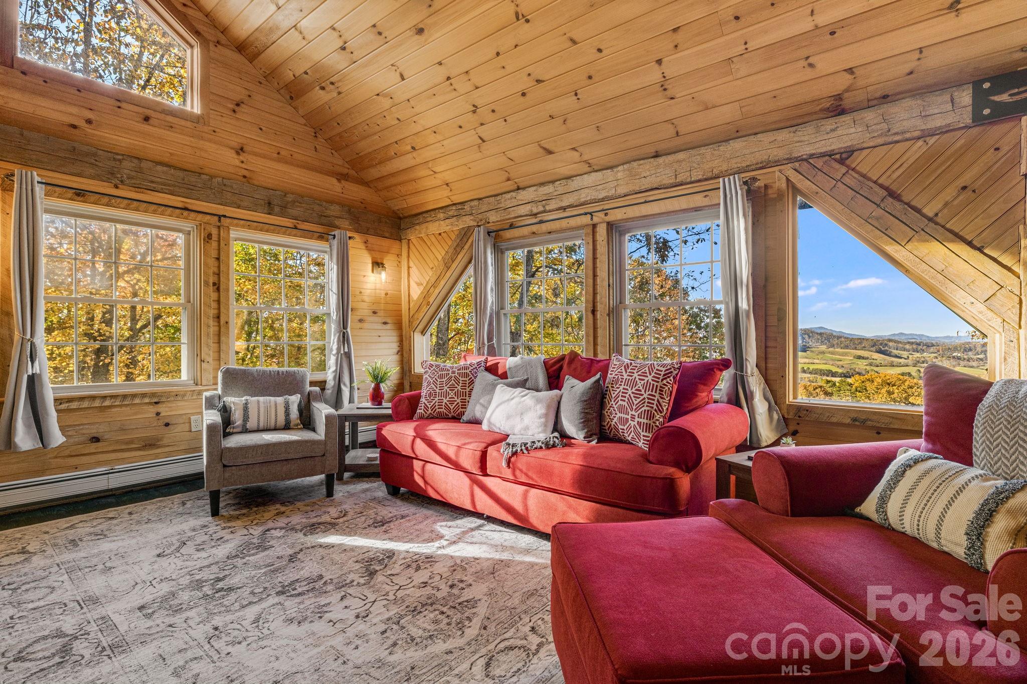 185 Blossom Ridge — Leicester