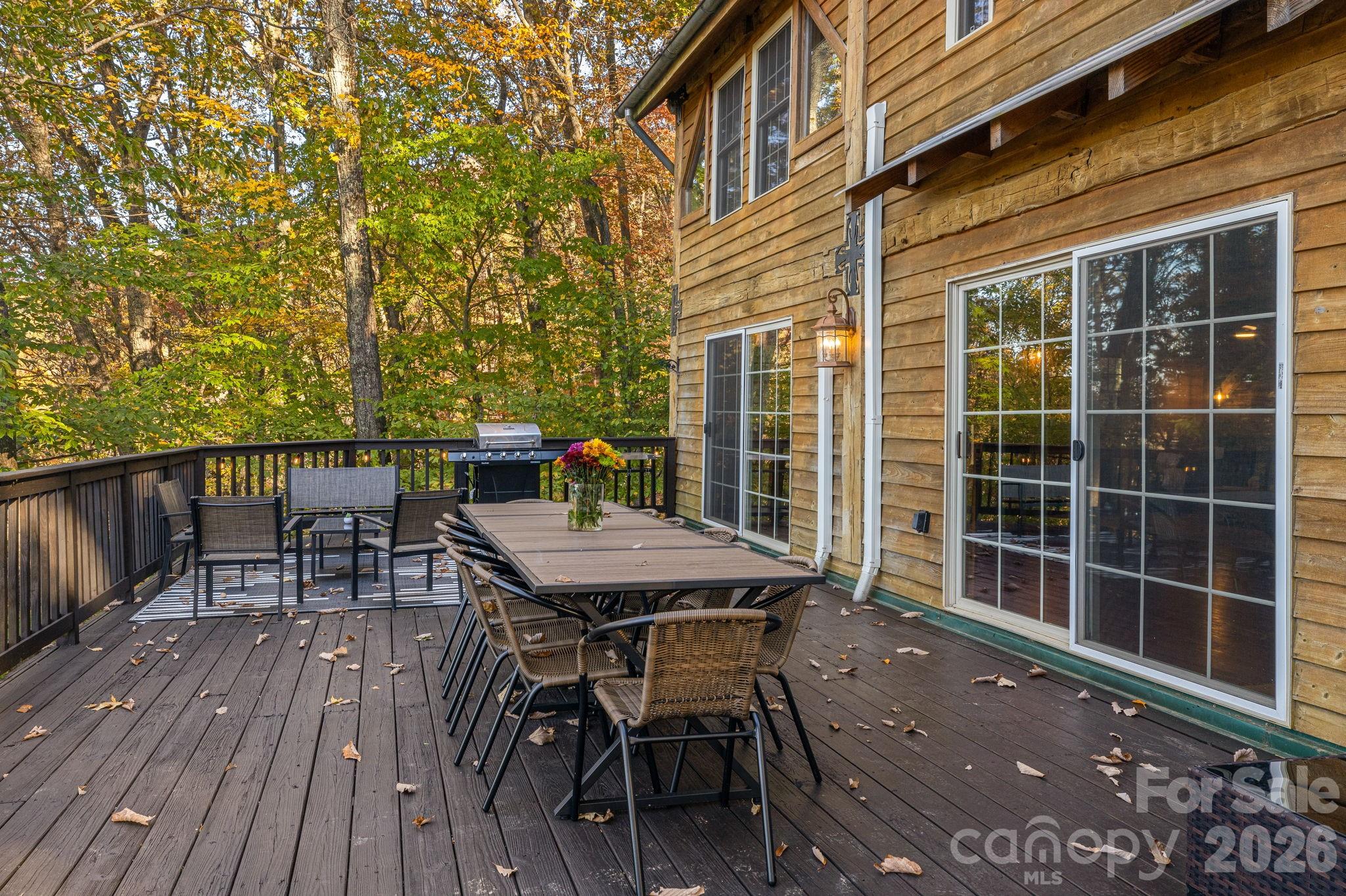 185 Blossom Ridge — Leicester