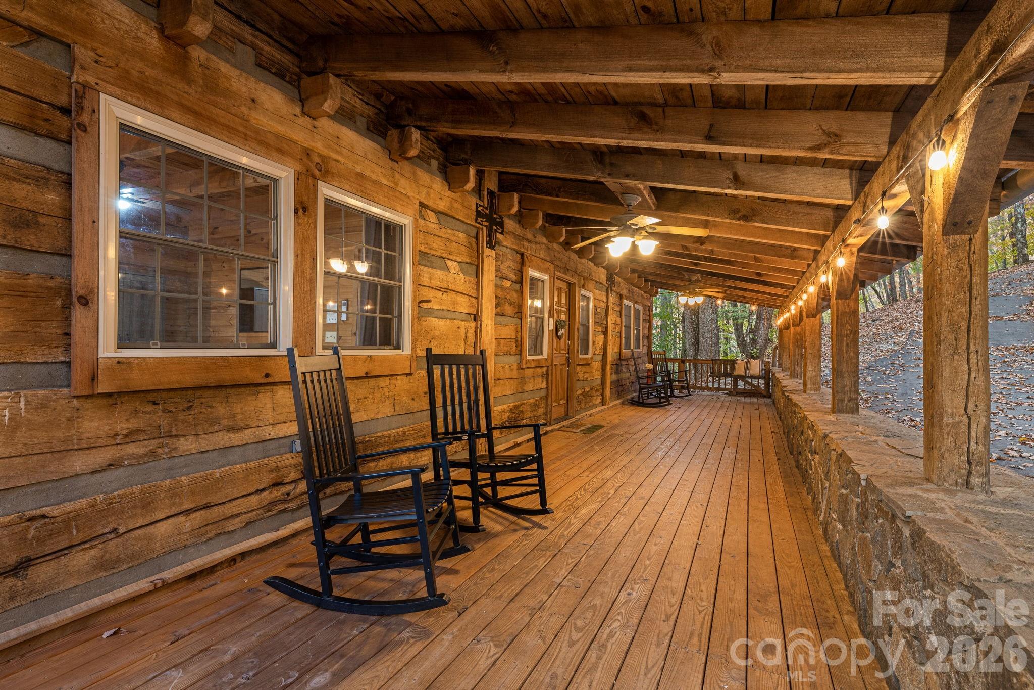 185 Blossom Ridge — Leicester