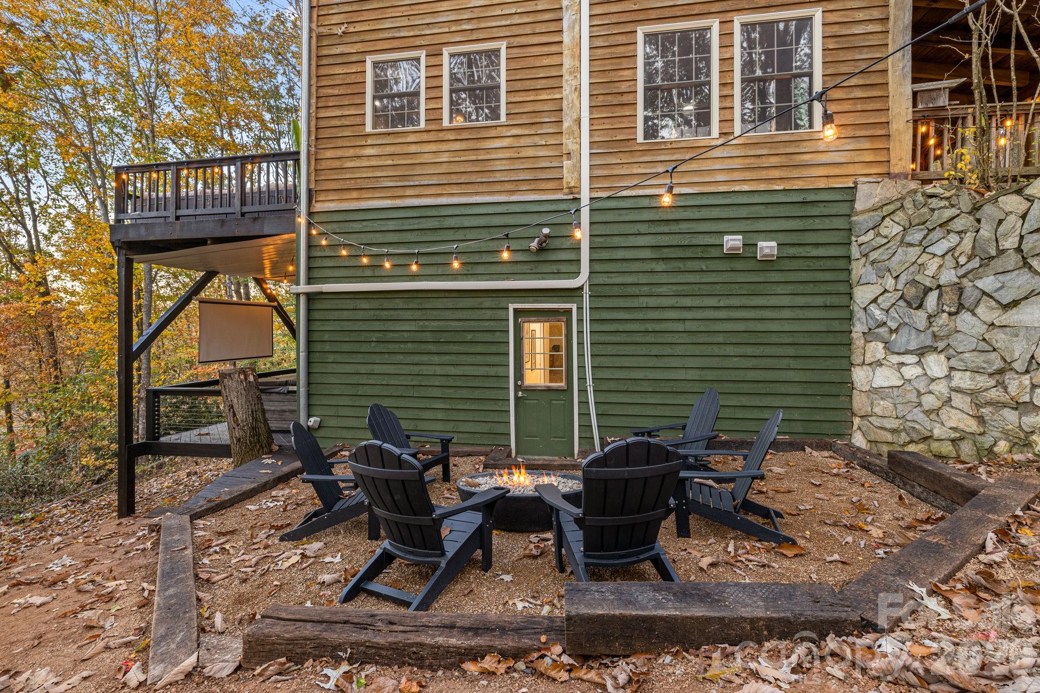 185 Blossom Ridge — Leicester