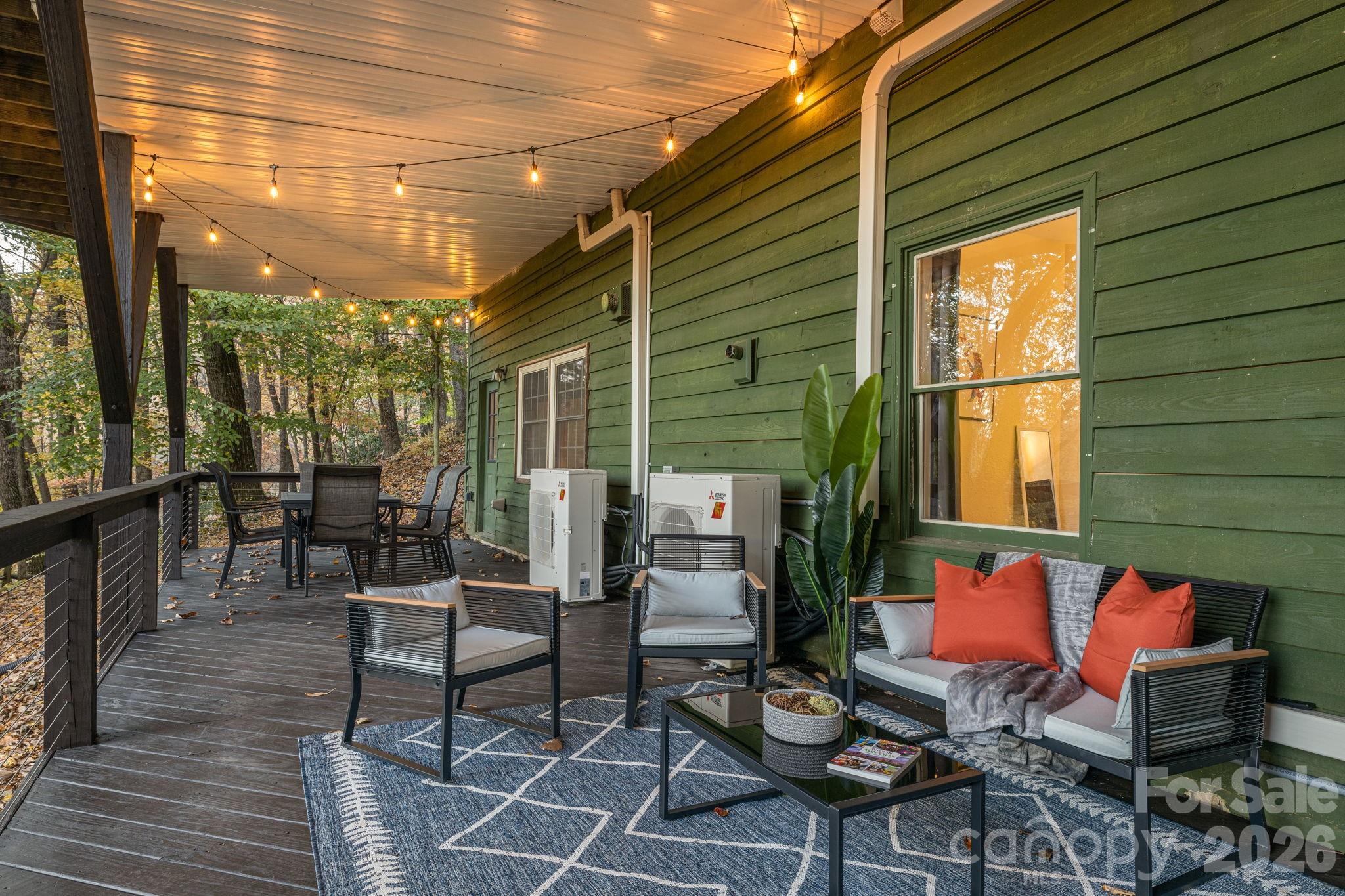 185 Blossom Ridge — Leicester