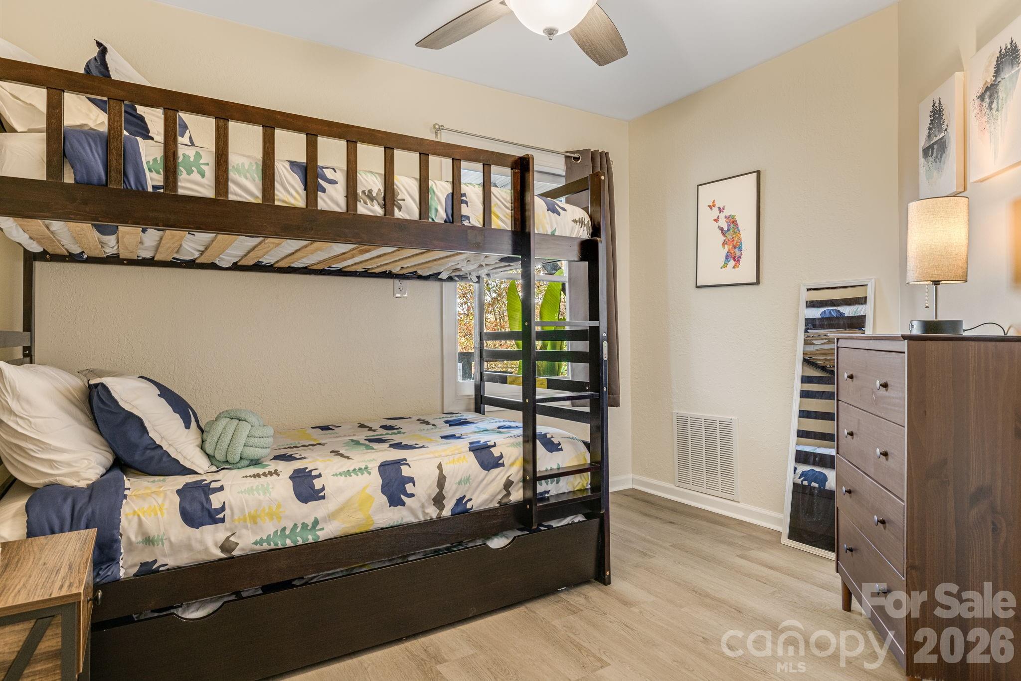 185 Blossom Ridge — Leicester