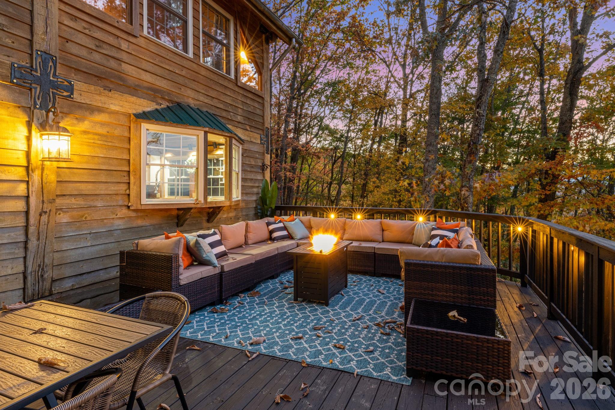 185 Blossom Ridge — Leicester