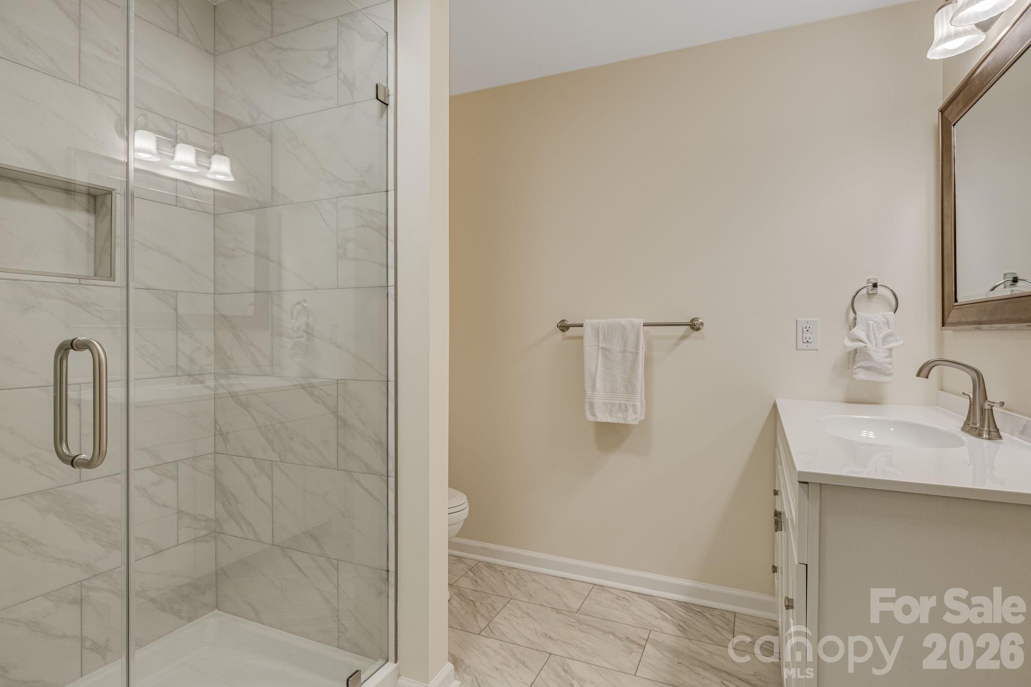 185 Blossom Ridge — Leicester