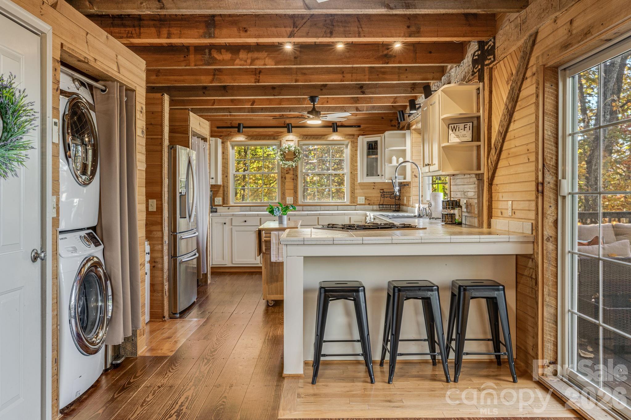 185 Blossom Ridge — Leicester