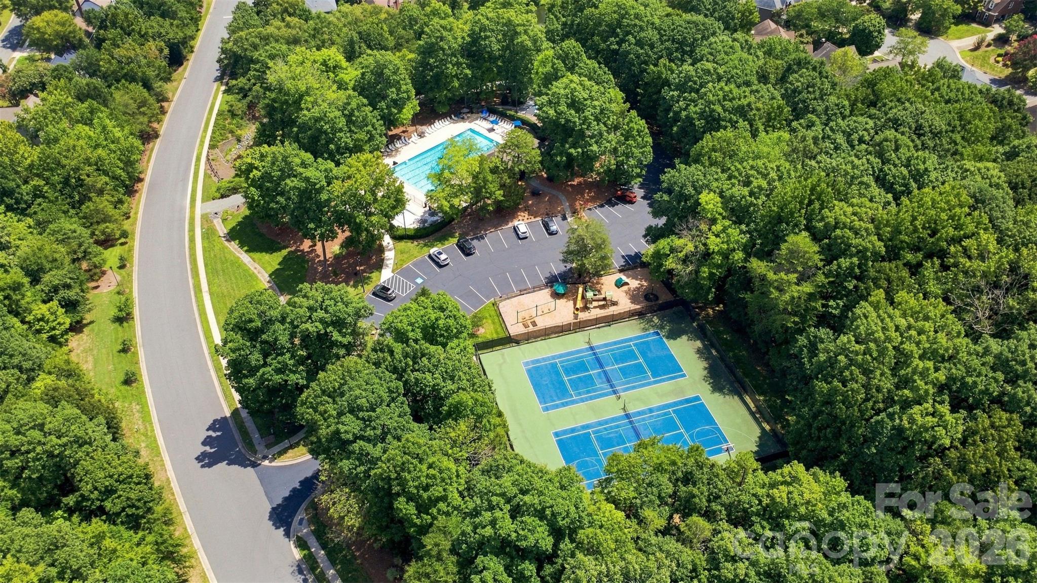 6813 Wolf Run Drive — Charlotte