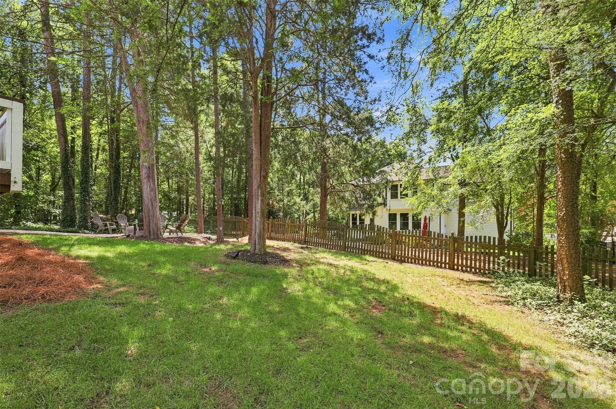 6813 Wolf Run Drive — Charlotte