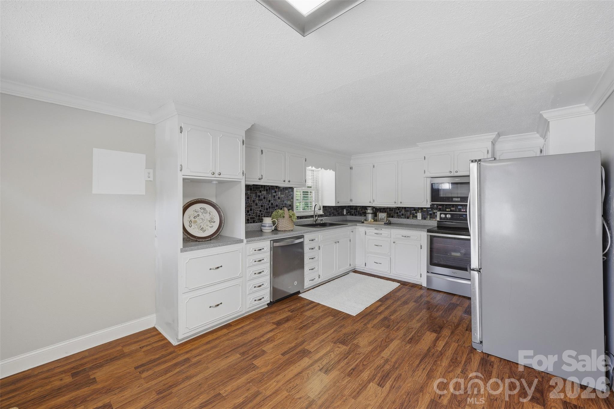 2430 Hwy 64/90 None W — Taylorsville