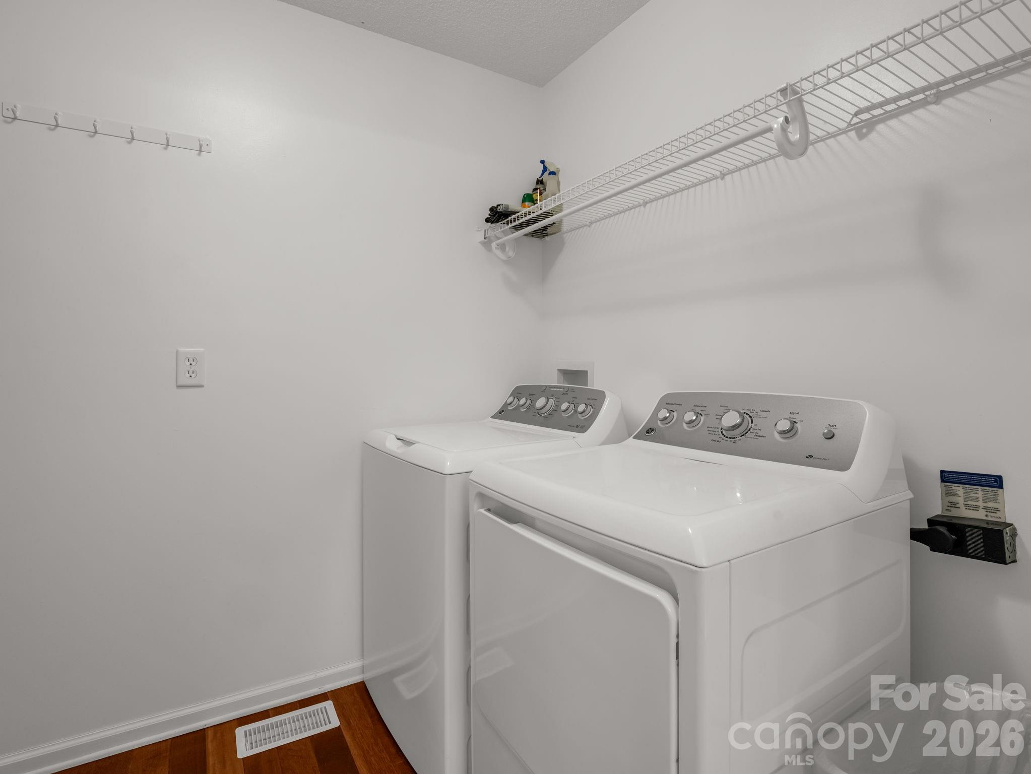 108 Nuthatch Trace — Brevard