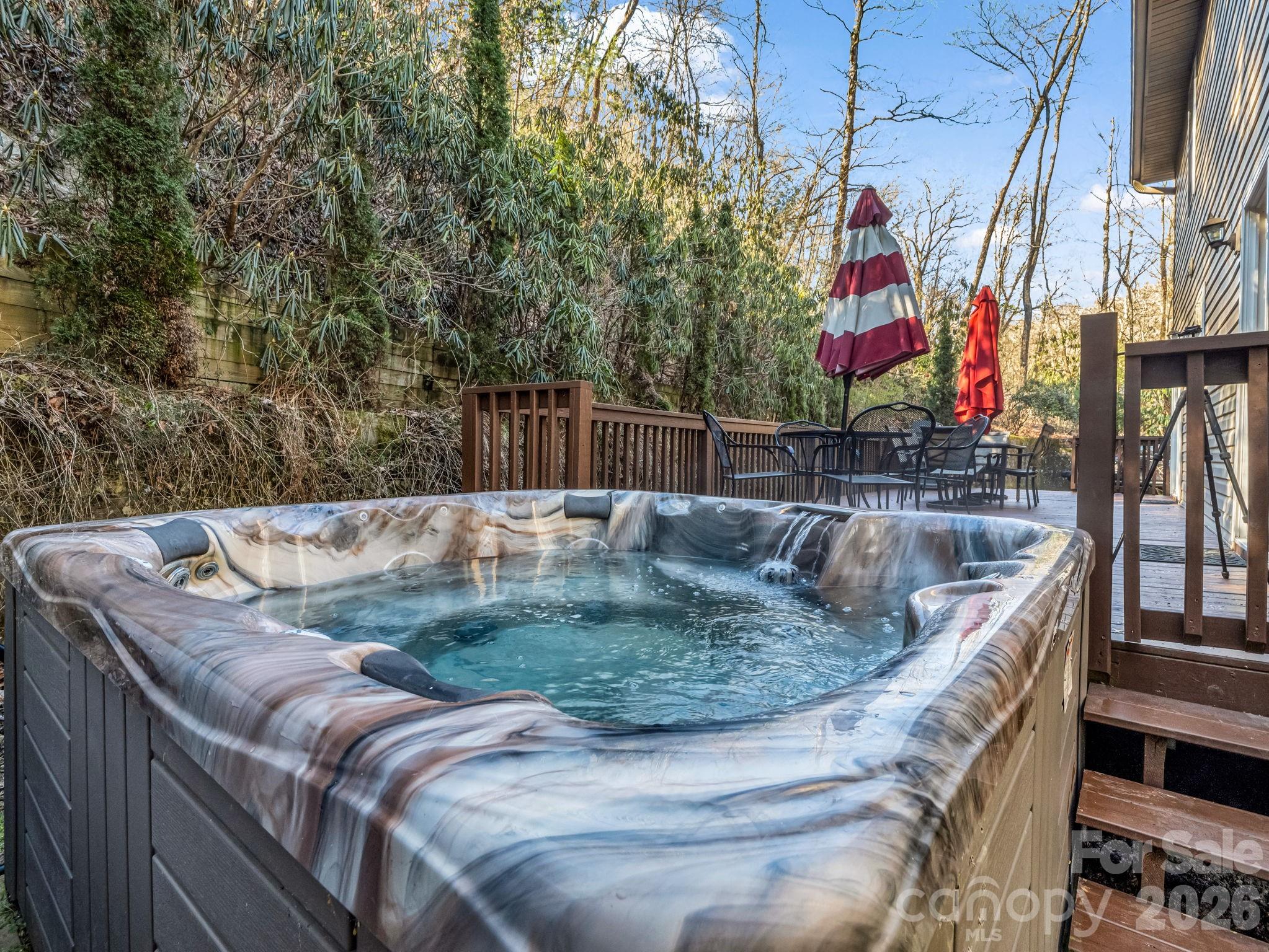 108 Nuthatch Trace — Brevard