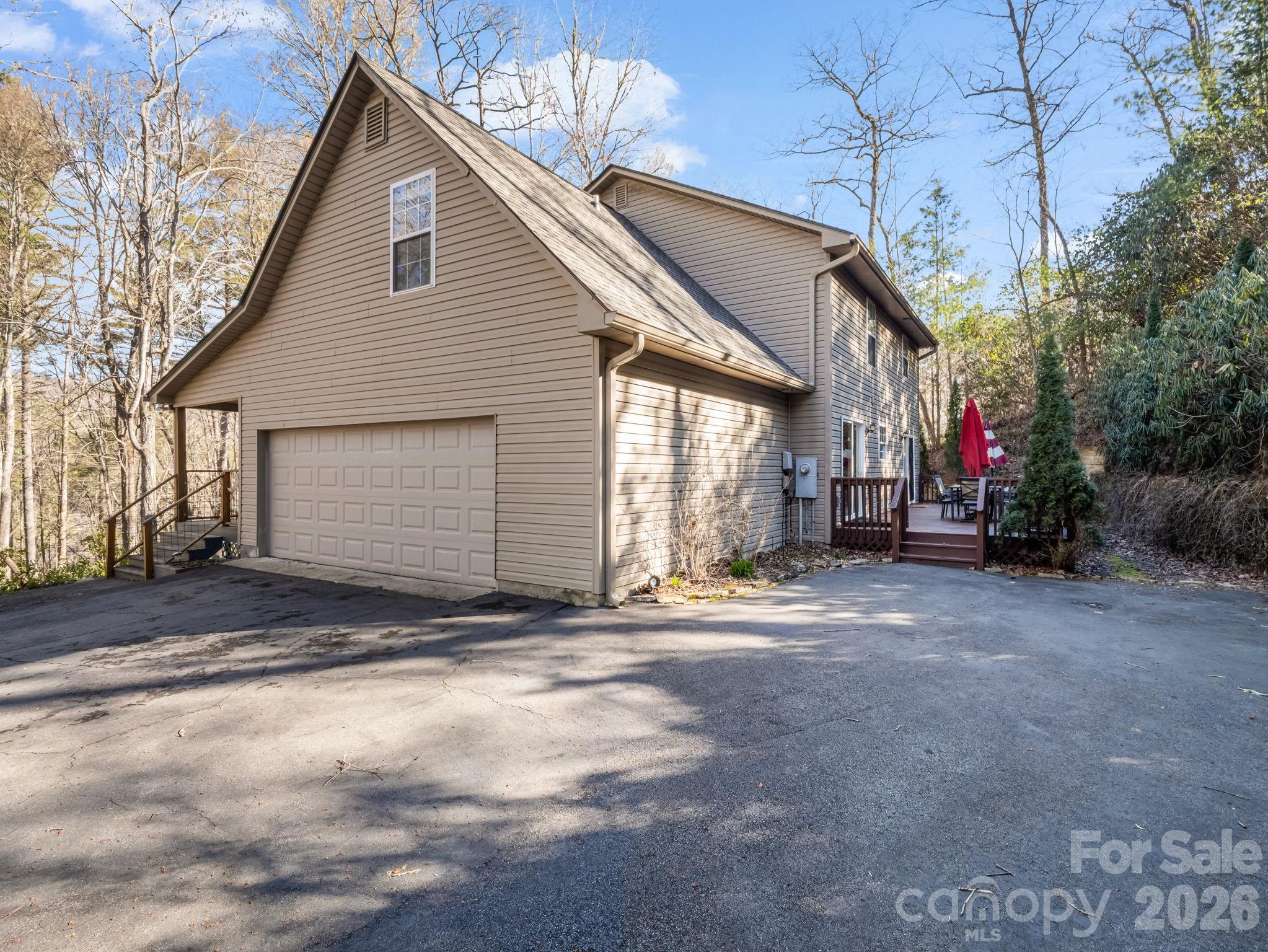 108 Nuthatch Trace — Brevard