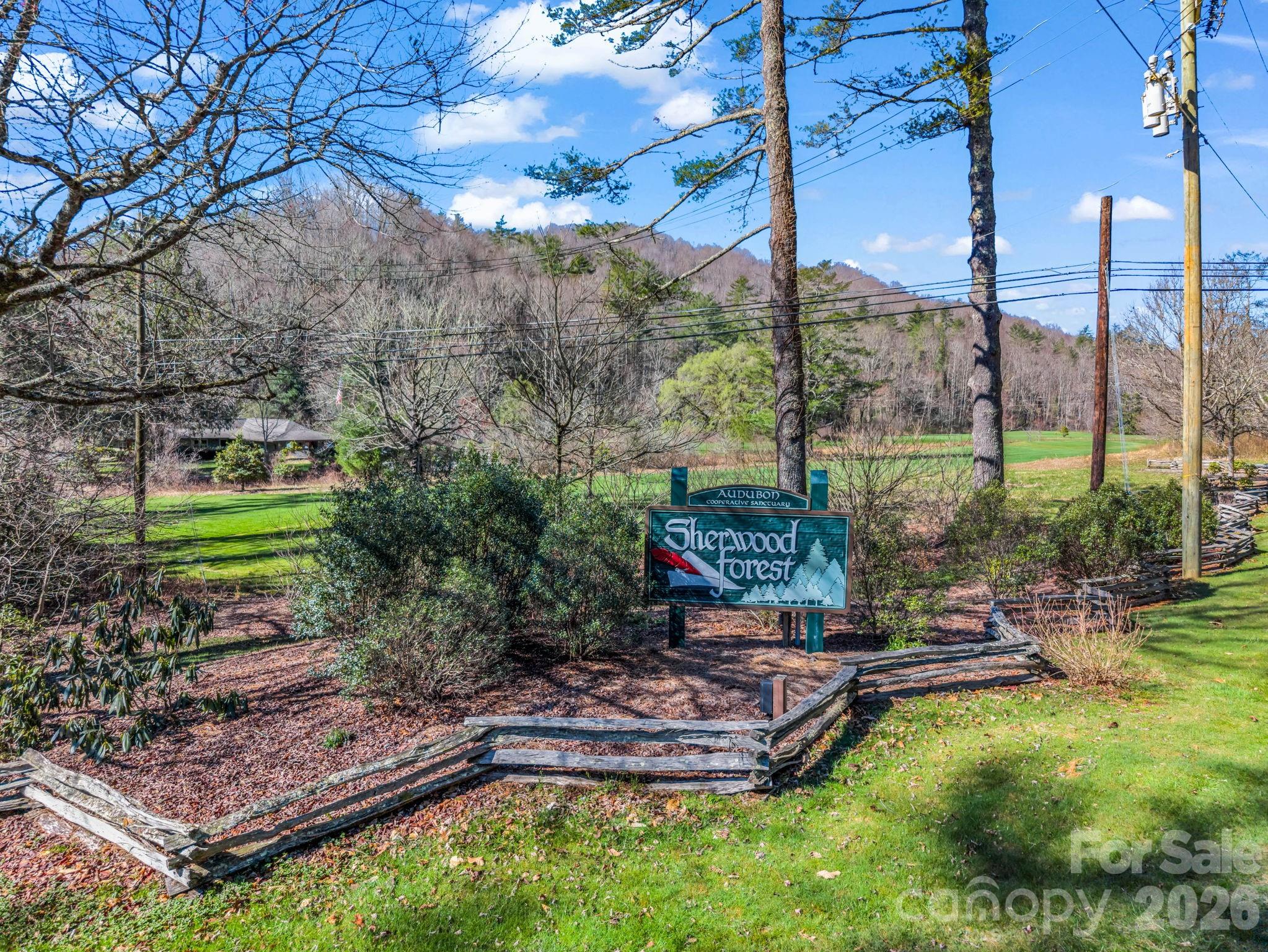 108 Nuthatch Trace — Brevard