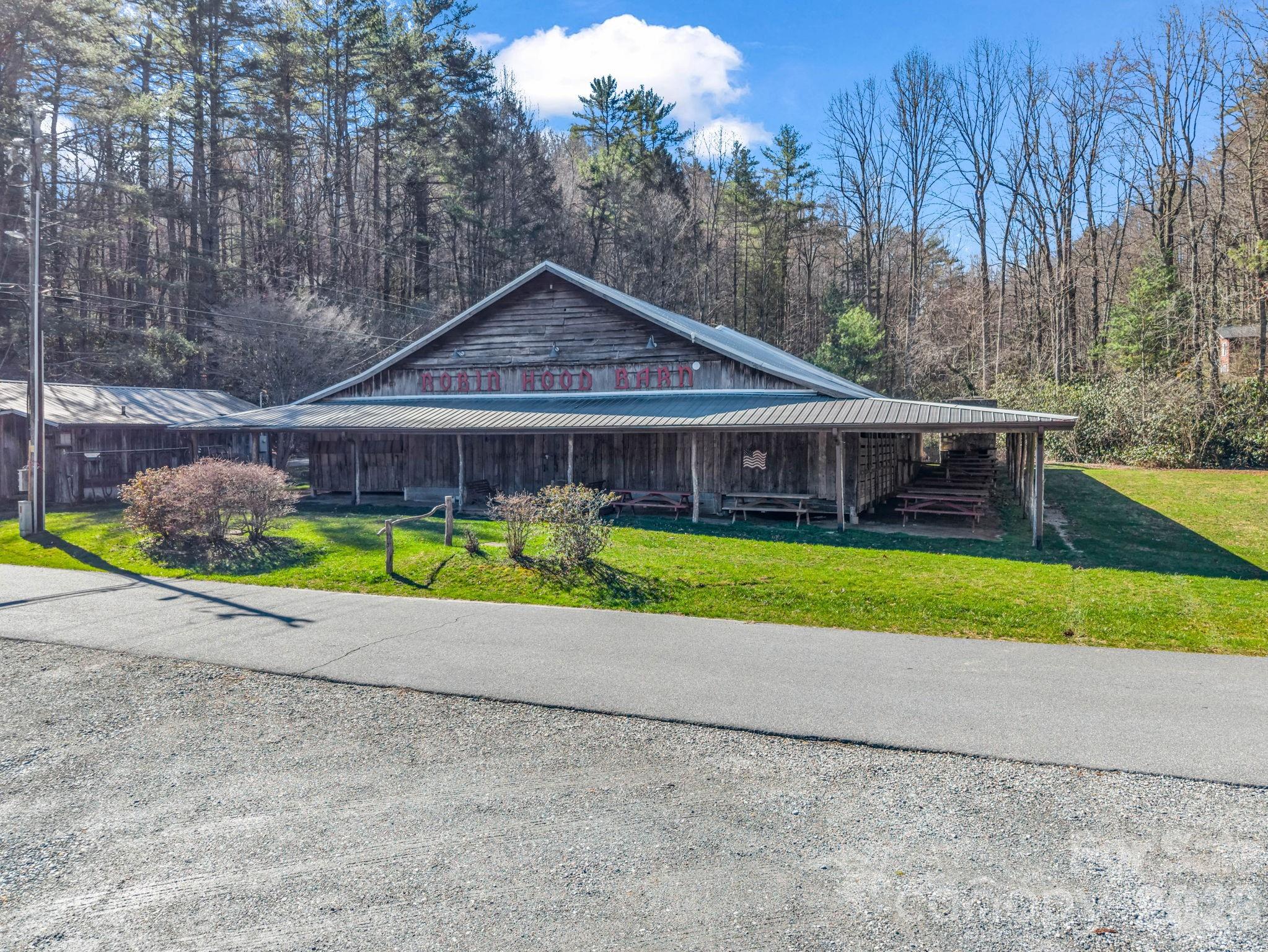 108 Nuthatch Trace — Brevard