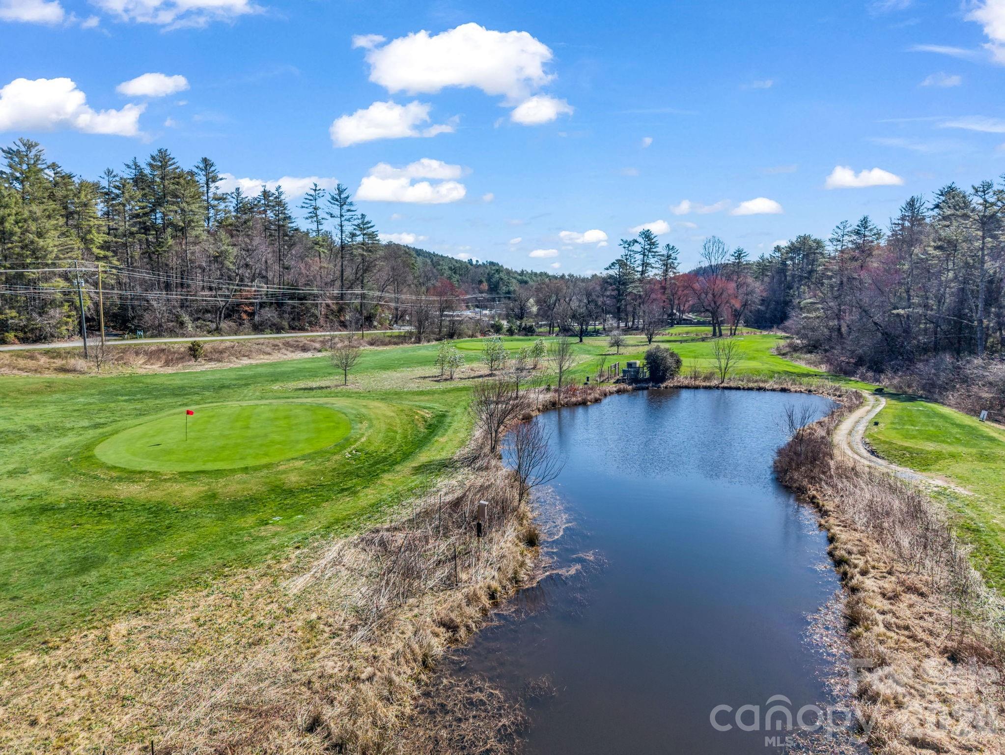 108 Nuthatch Trace — Brevard
