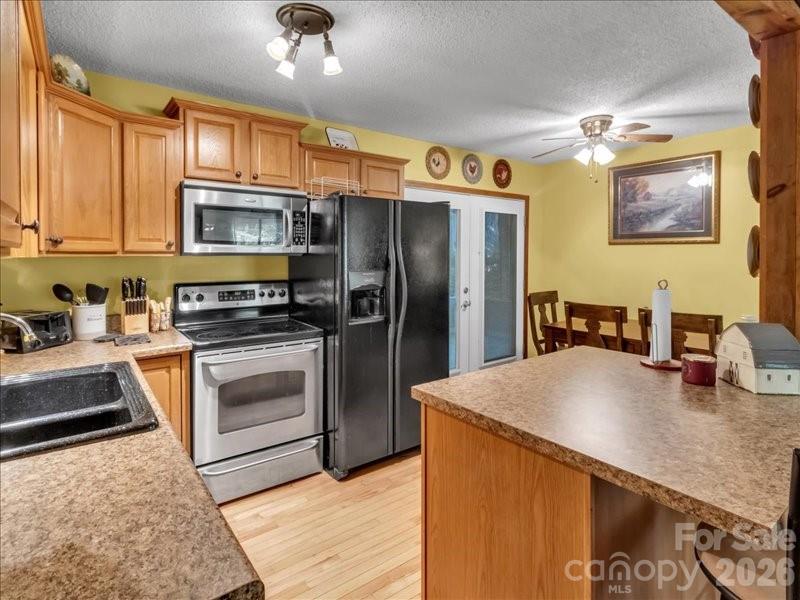 49 Lisa Lane — Maggie Valley