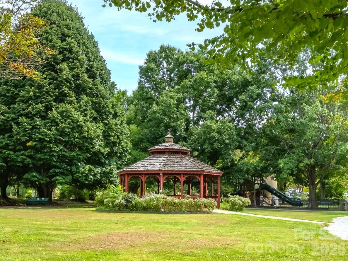 33 Lake Drive #G-1 — Laurel Park
