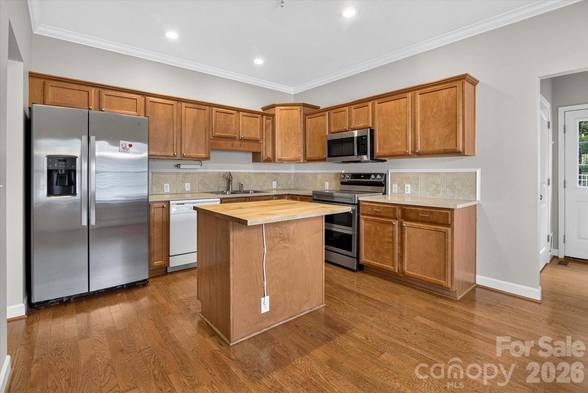 245 Eagle Creek Road — Clover