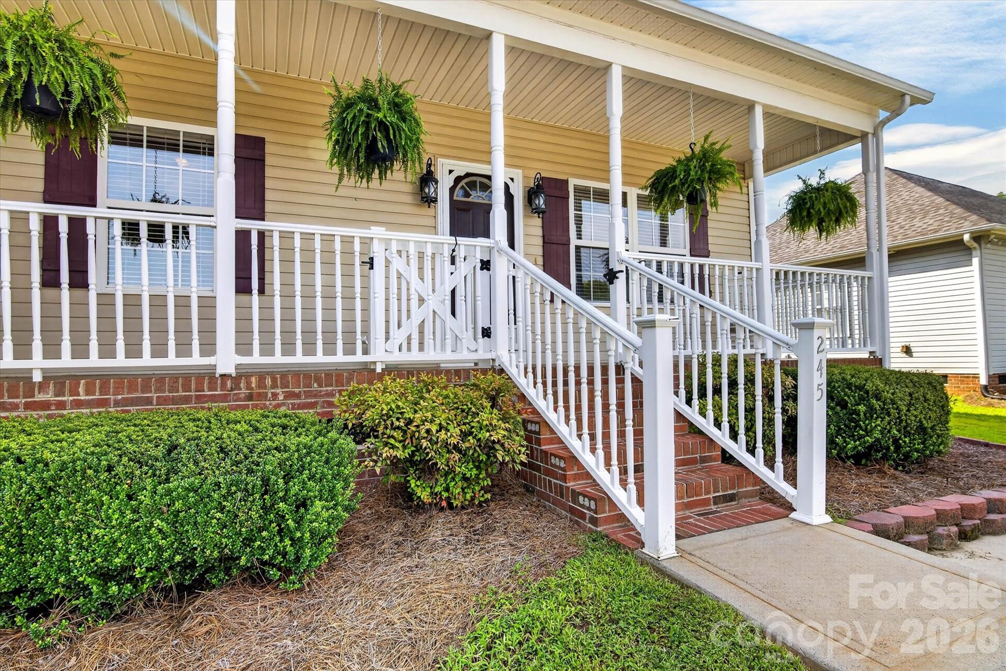 245 Eagle Creek Road — Clover
