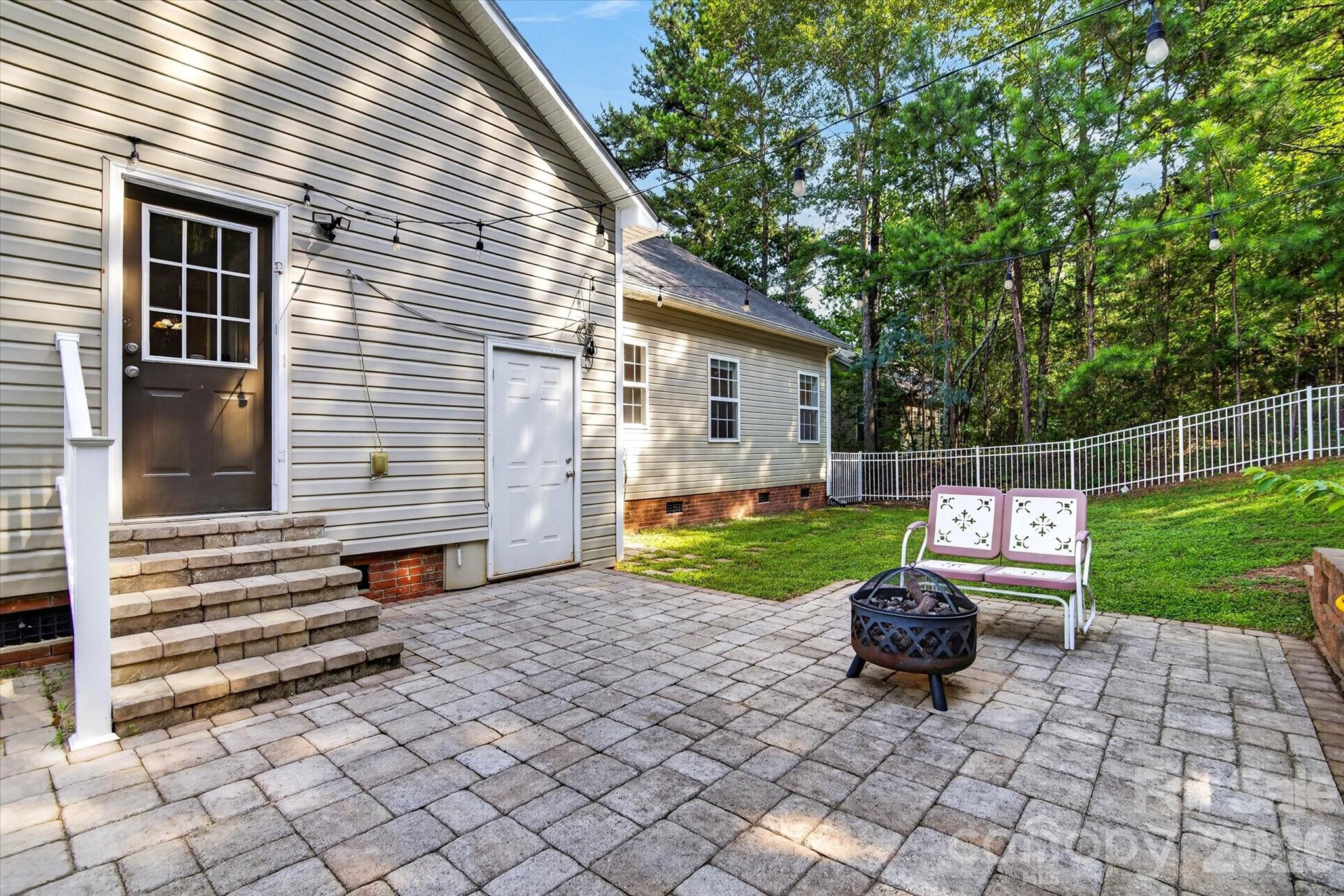 245 Eagle Creek Road — Clover