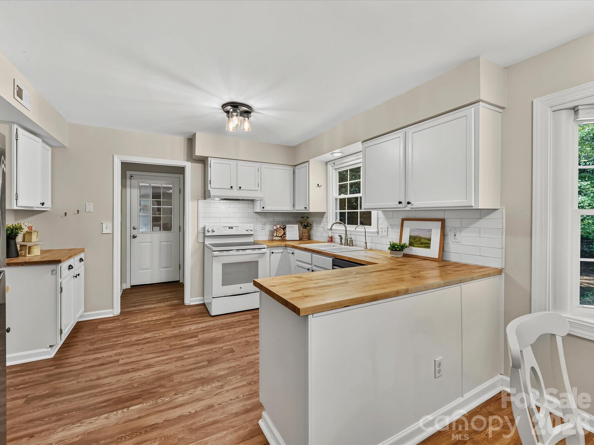 9400 Harlow Creek Road — Huntersville
