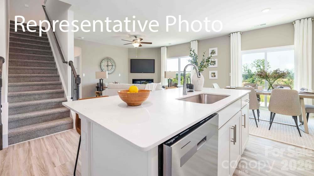 628 17th Avenue Drive NE — Hickory