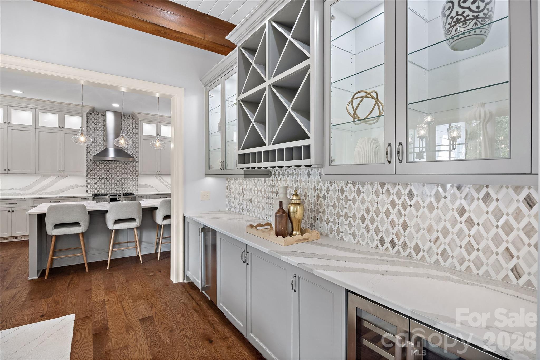 2135 Sharon Avenue — Charlotte